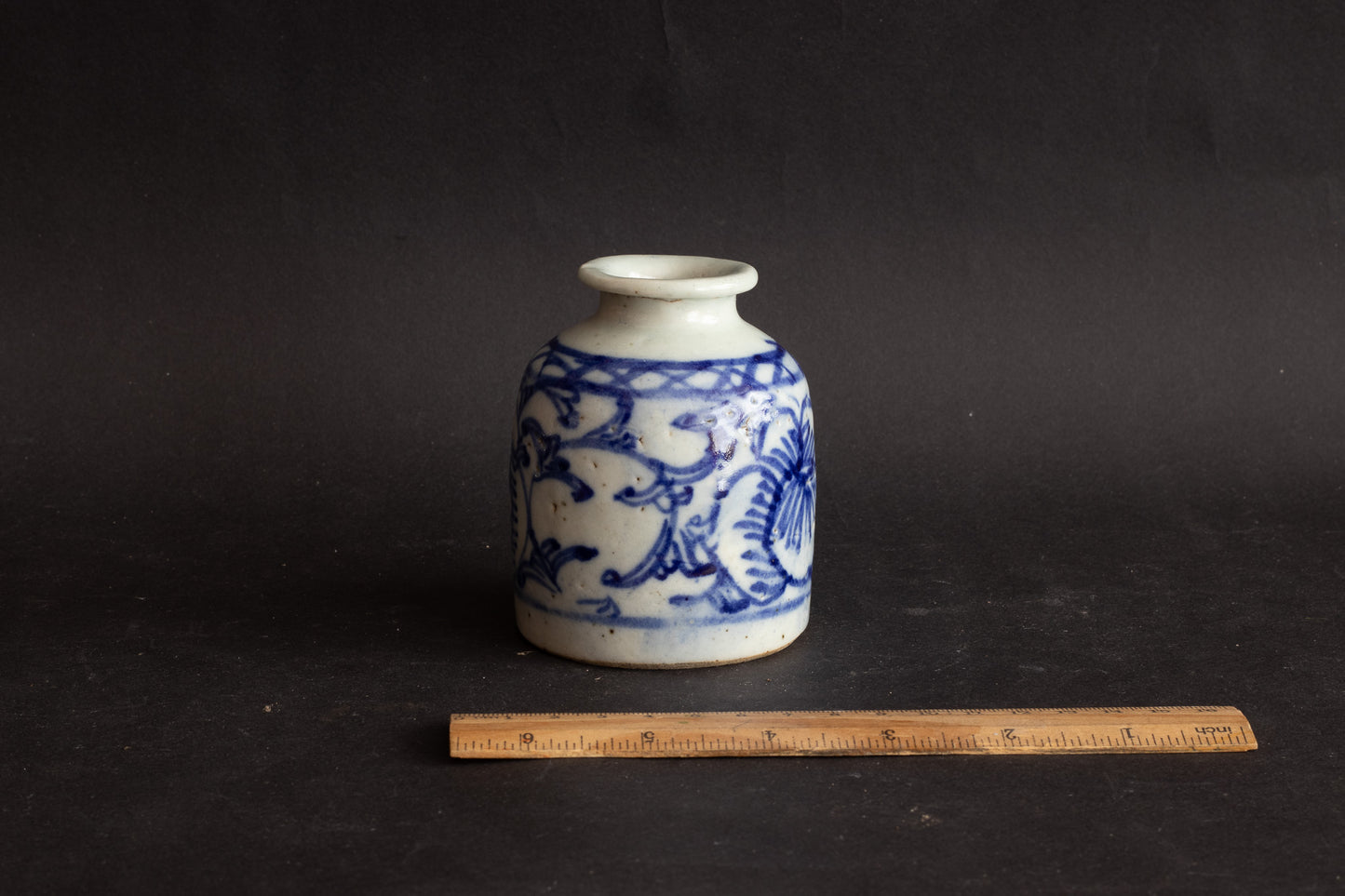 Antiek Chinees Blauw-Wit Porseleinen Potje (Jarlet) — Ming / Vroege Qing Dynastie, 17e Eeuw