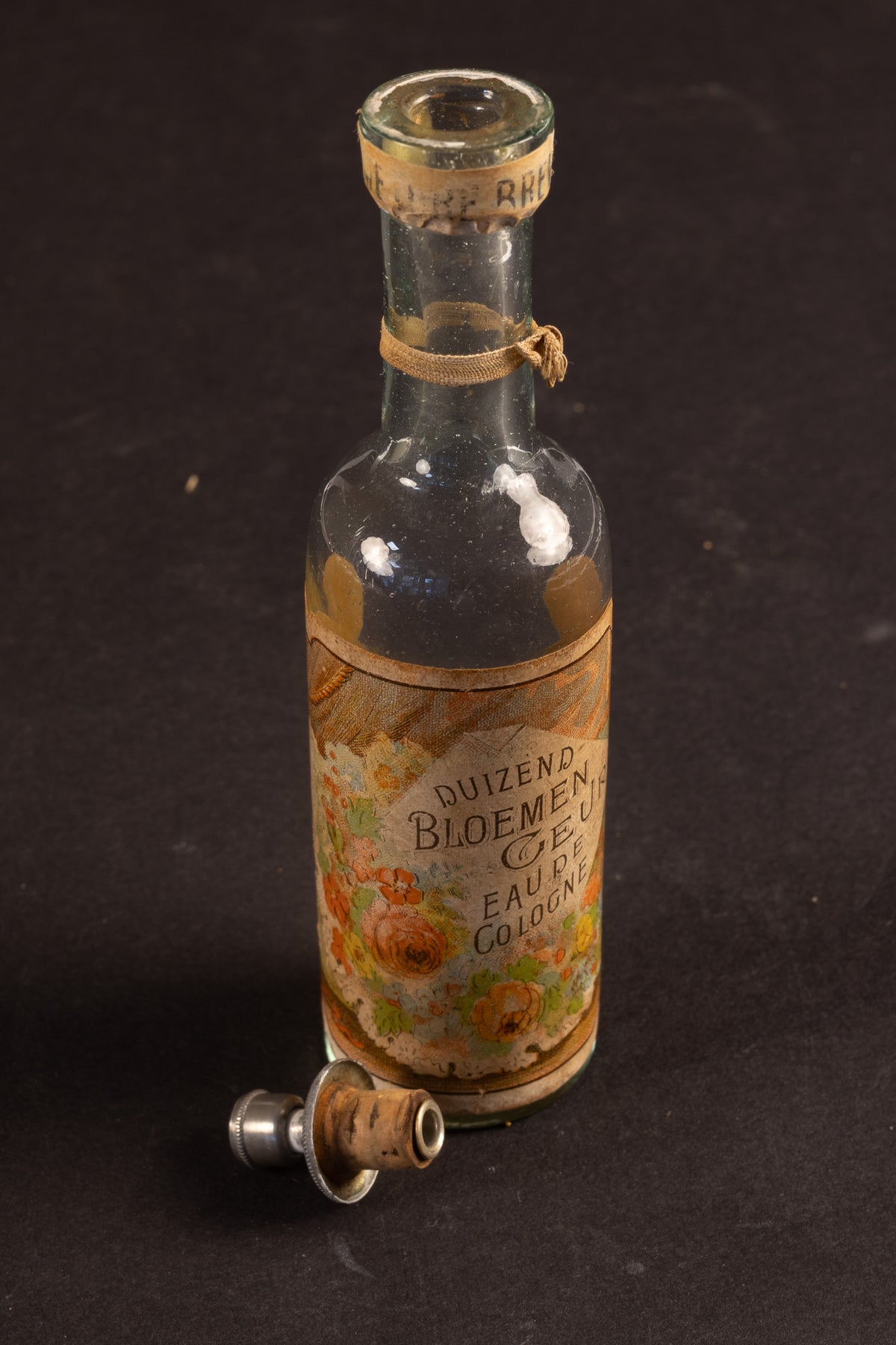 Charmante Antieke Parfumflacon “Duizend Bloemen Geur” | Belle Époque ca. 1900