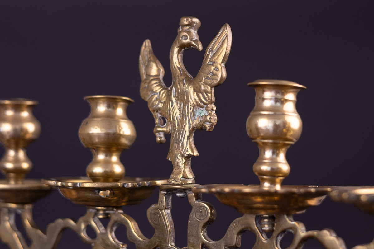 Seltene monumentale Messing-Sabbatkerze mit Hirschen und polnischem Adler – Nürnberg, ca. 1700