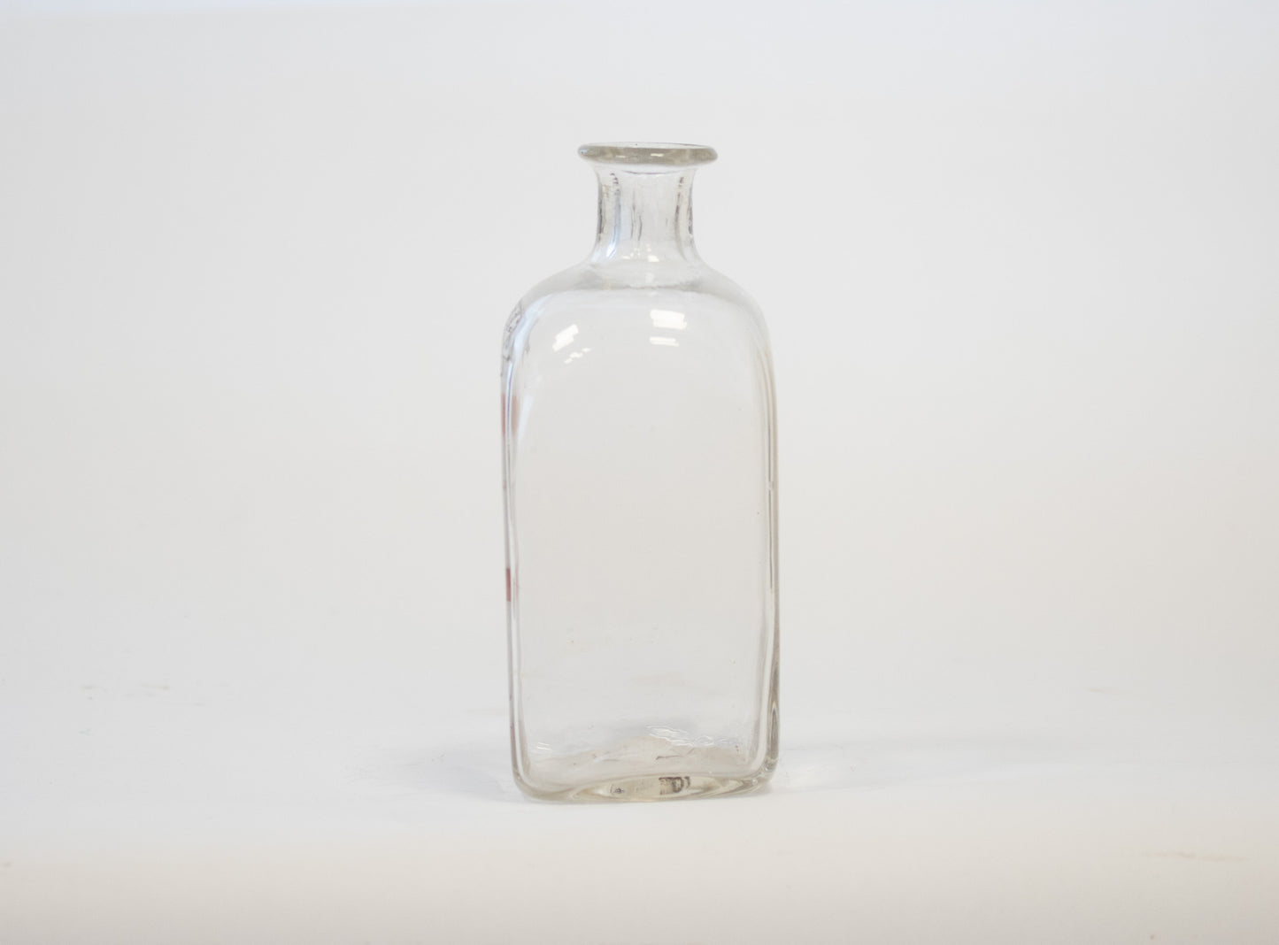 glazen flesje met wapen