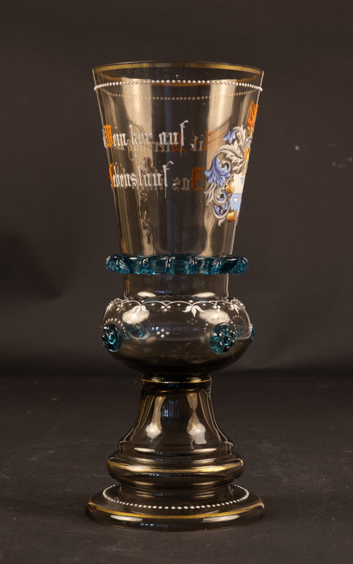 Grote antieke Historismus roemer / pronkbeker met wapenschild en drinkspreuk – Duitsland/Bohemen, ca. 1890