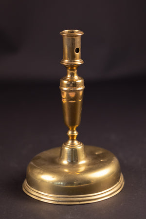 Seltenes frühes Baluster-Kerzenständer aus Messing – Spanien / Niederlande – ca. 1600