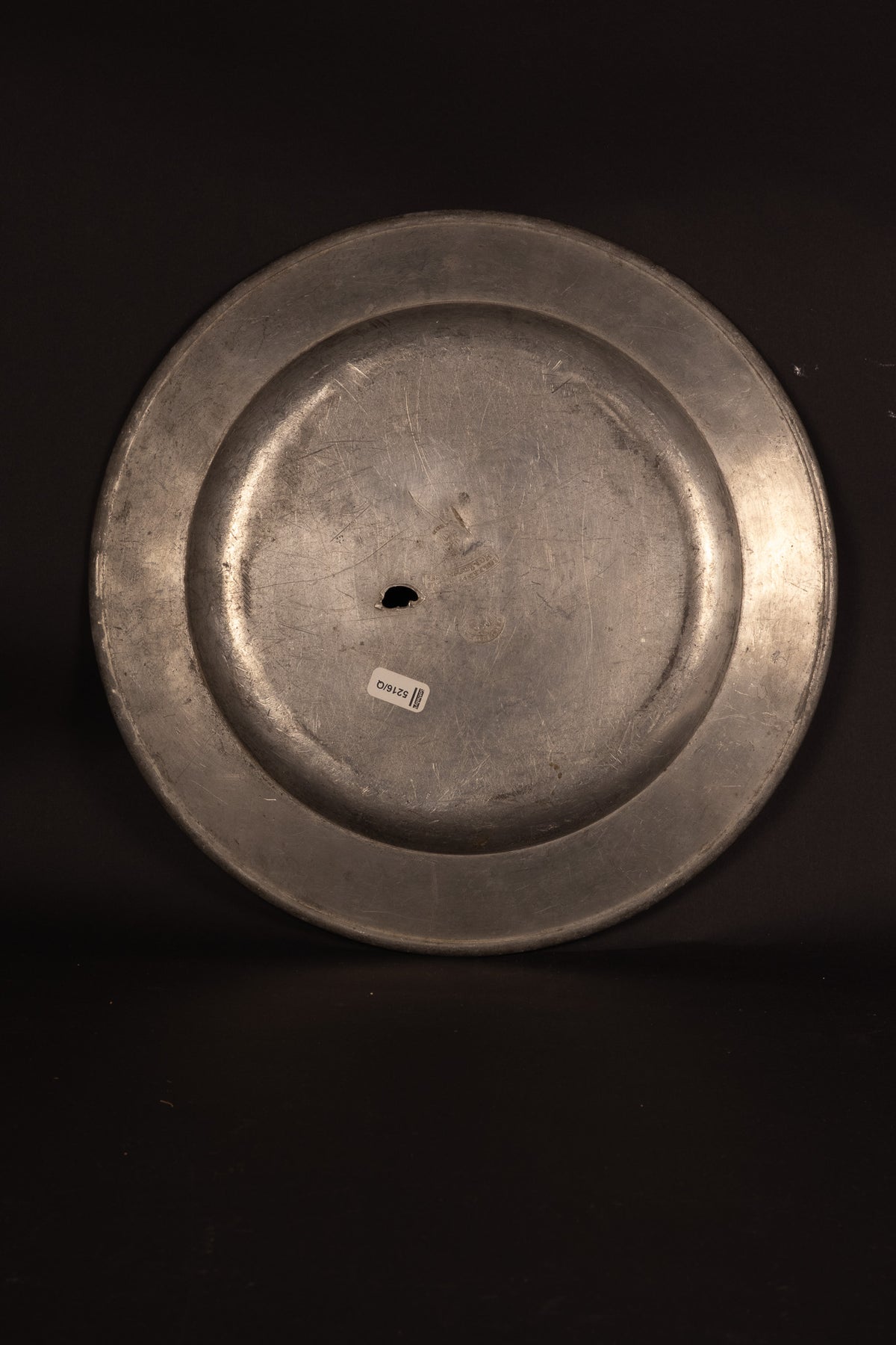 Set van 4 zware tinnen hofschotels – Johann Ernst Du Bois, Hof-Zinngiesser Gotha – ca. 1780/1800 – Provenance: Schloss Marienburg (Sotheby's 2005)