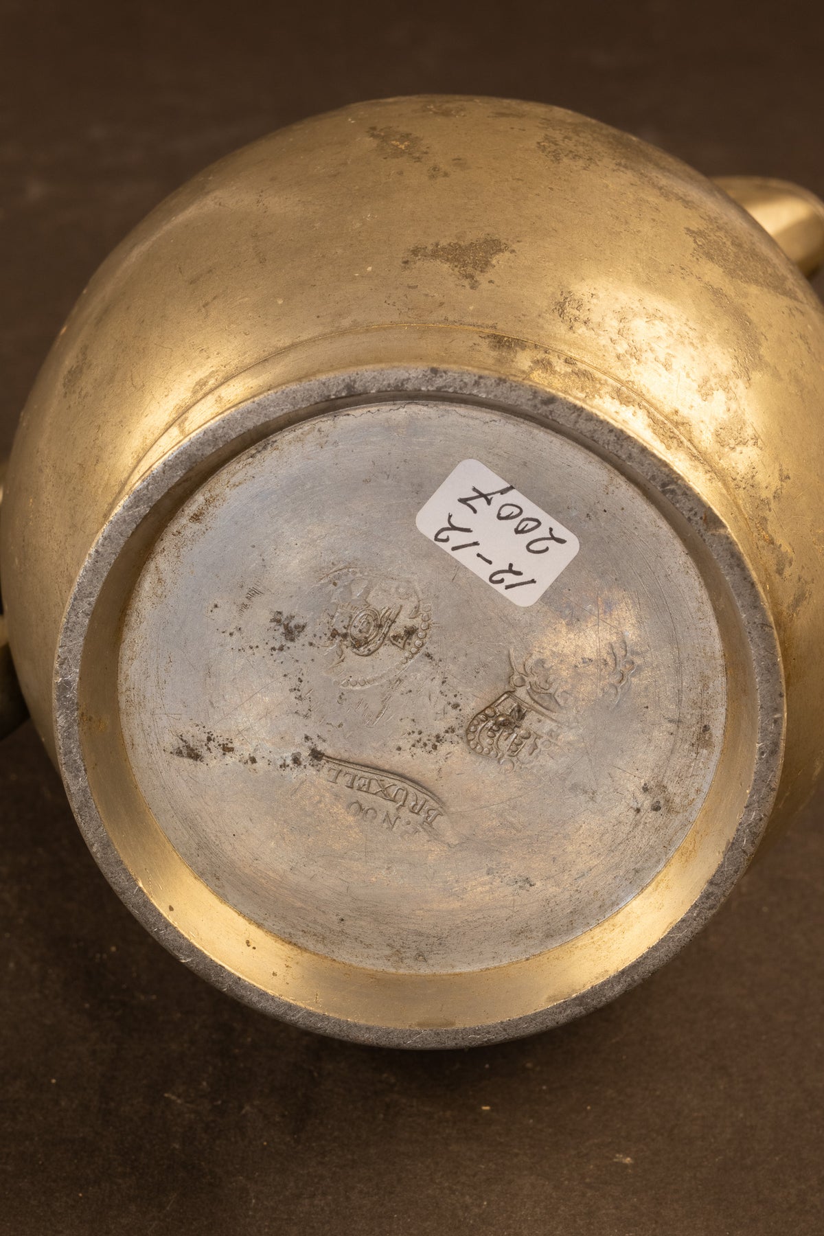 Fraaie 18e-eeuwse tinnen schenkkan met schelpduimrust – Brussel – ca. 1770–1800