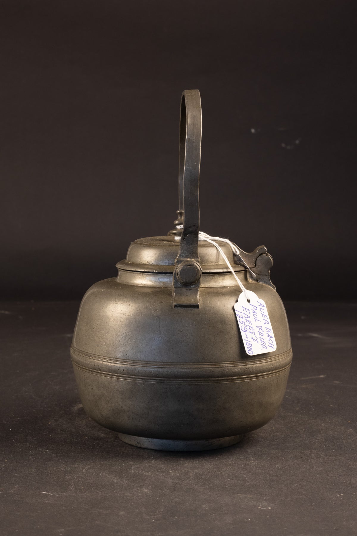 Seltene schwere Teekanne aus Zinn aus dem 18. Jahrhundert mit Drachenkopf-Ausguss – Paul Friedrich Ebert, Auerbach (Sachsen), ca. 1760–1780