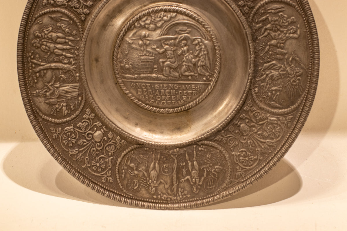 Seltene Reliefschale aus Zinn („Noahteller“ / Edelzinn-Teller) – datiert 1619, nach Hans Spatz (Nürnberg), 17. / frühes 18. Jahrhundert