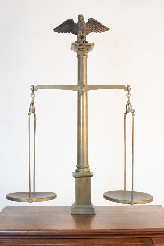 Einzigartige antike Ladenwaage aus Messing – 110 cm hoch – mit Adler