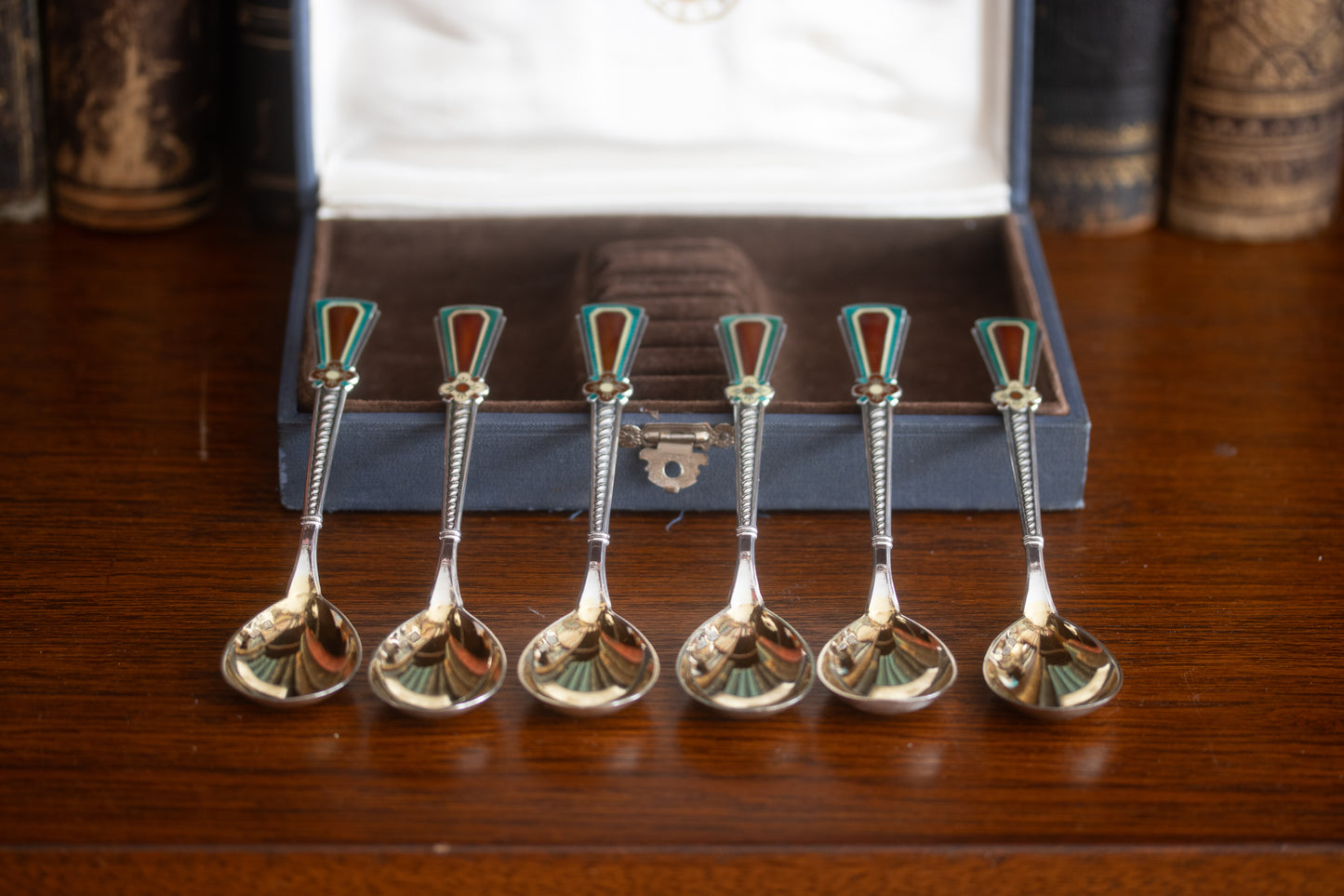 Antikes Set aus 6 russischen Cloisonné-Emaille-Teelöffeln – UdSSR