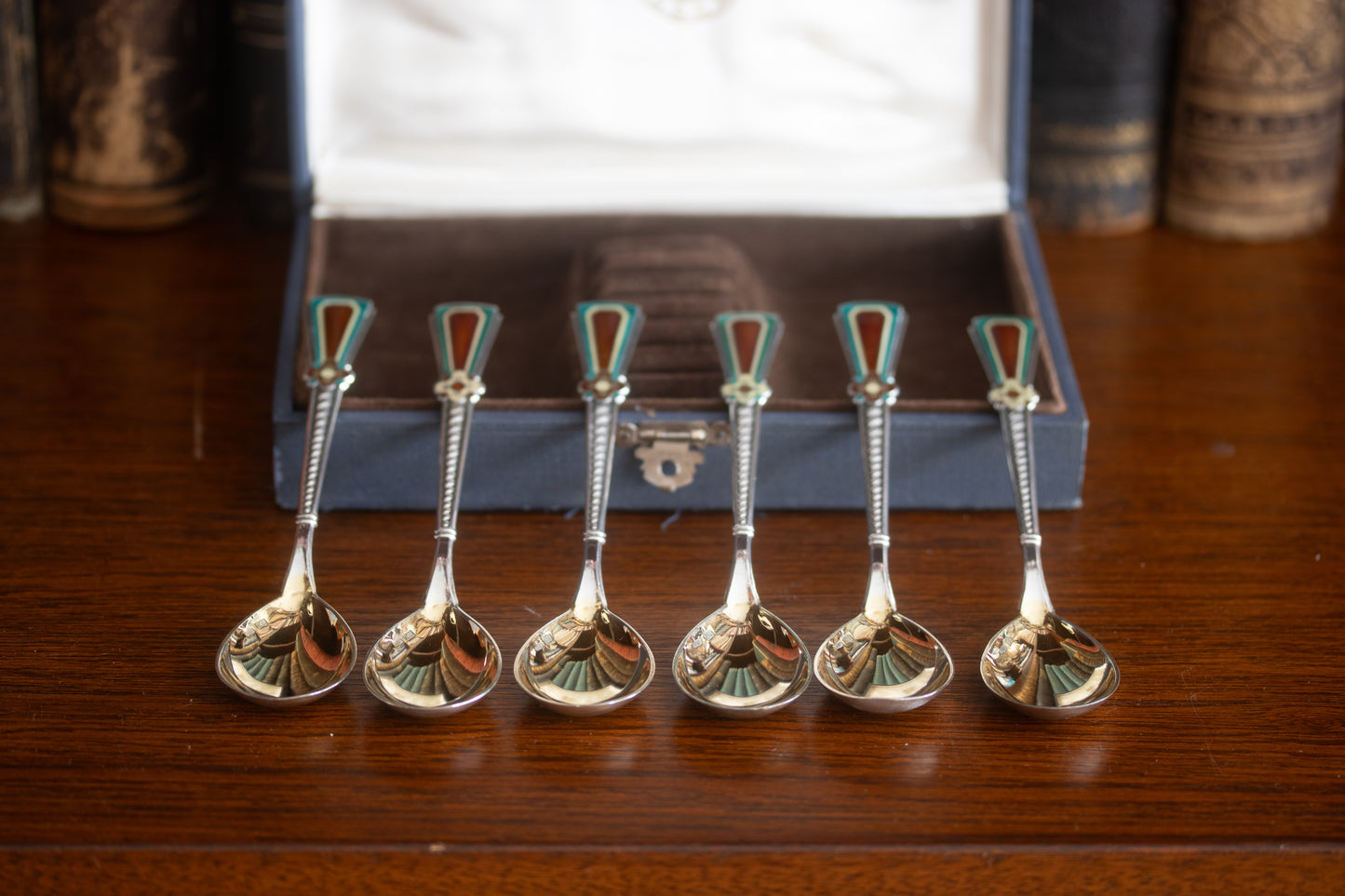 Antikes Set aus 6 russischen Cloisonné-Emaille-Teelöffeln – UdSSR