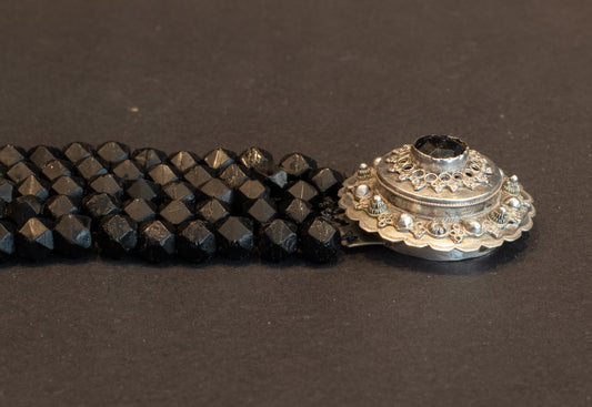 Antiek Zeeuws Gitten Collier – 5-rijig – Zilveren Sluiting (4 cm) – Arie Pluut Sr.