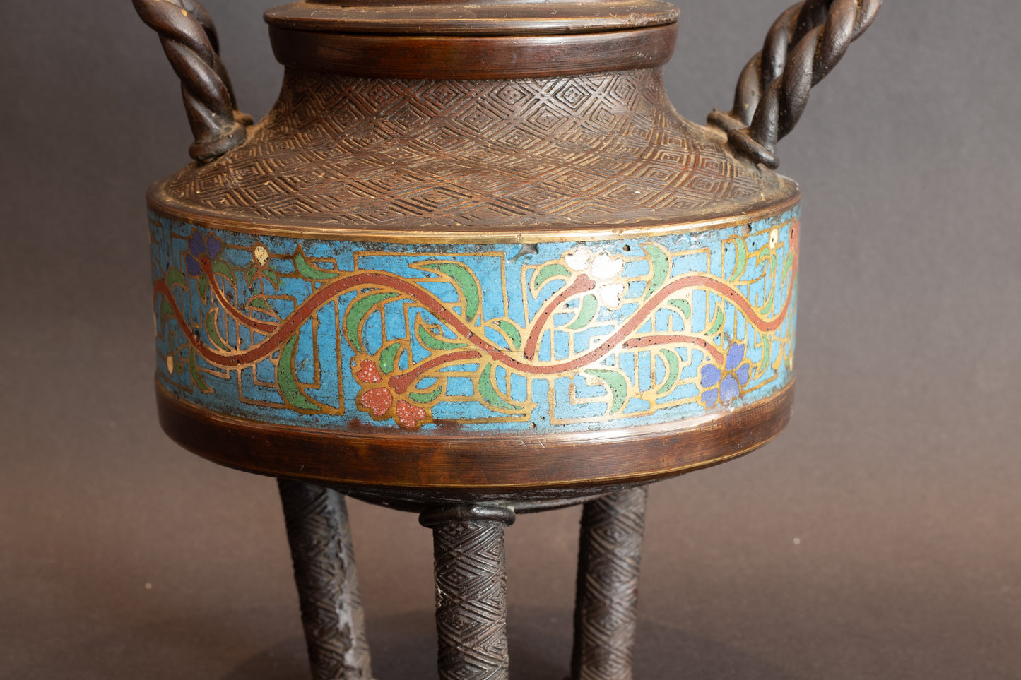 Antieke Chinese Cloisonné Wierookbrander met Olifant-decoratie – 19e Eeuw