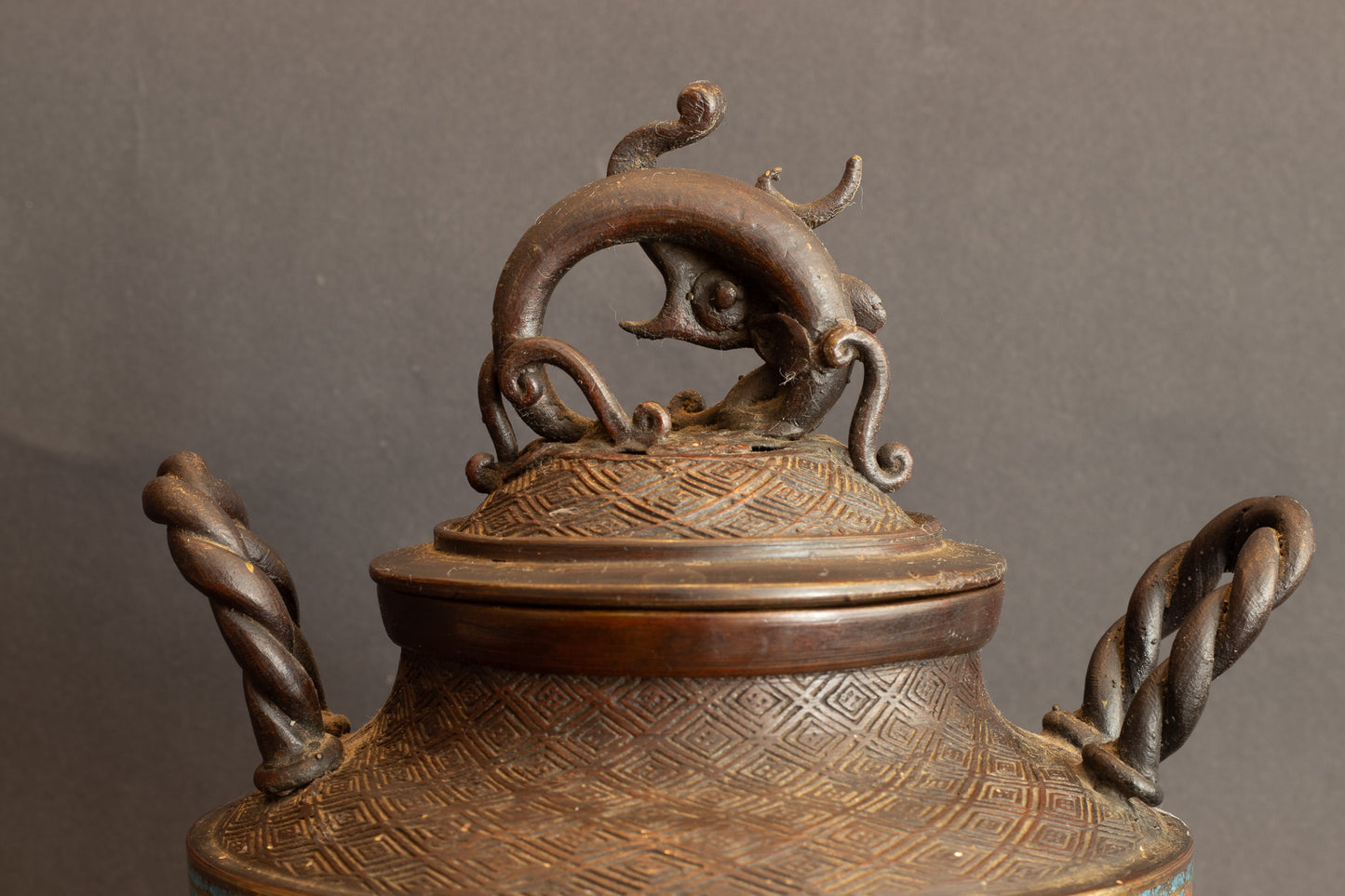Antieke Chinese Cloisonné Wierookbrander met Olifant-decoratie – 19e Eeuw