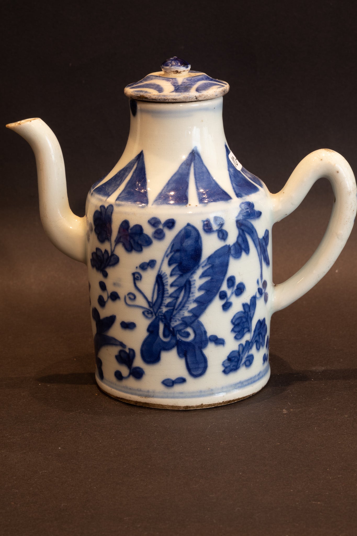 Antiek Chinees Blauw-Wit Wijnkannetje met Uniek Export-Lakzegel – Qing-dynastie