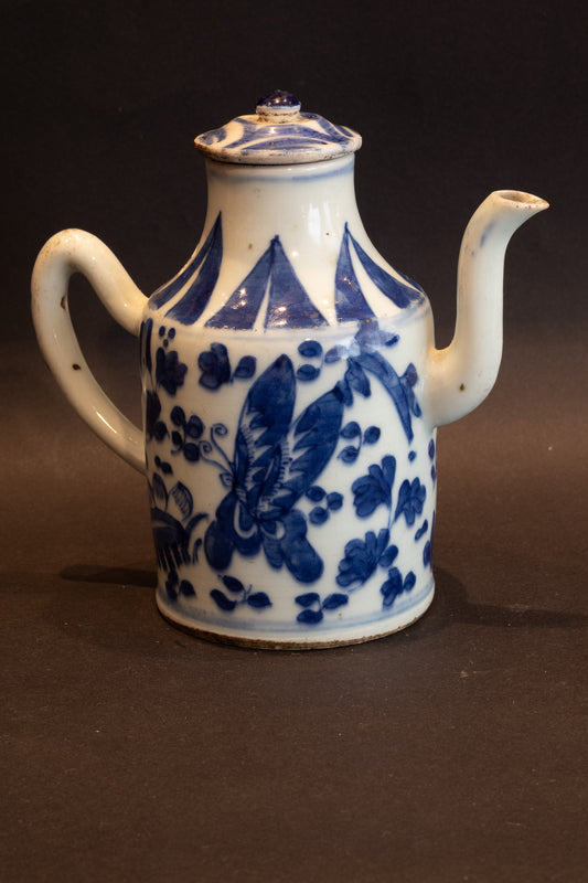 Antiek Chinees Blauw-Wit Wijnkannetje met Uniek Export-Lakzegel – Qing-dynastie