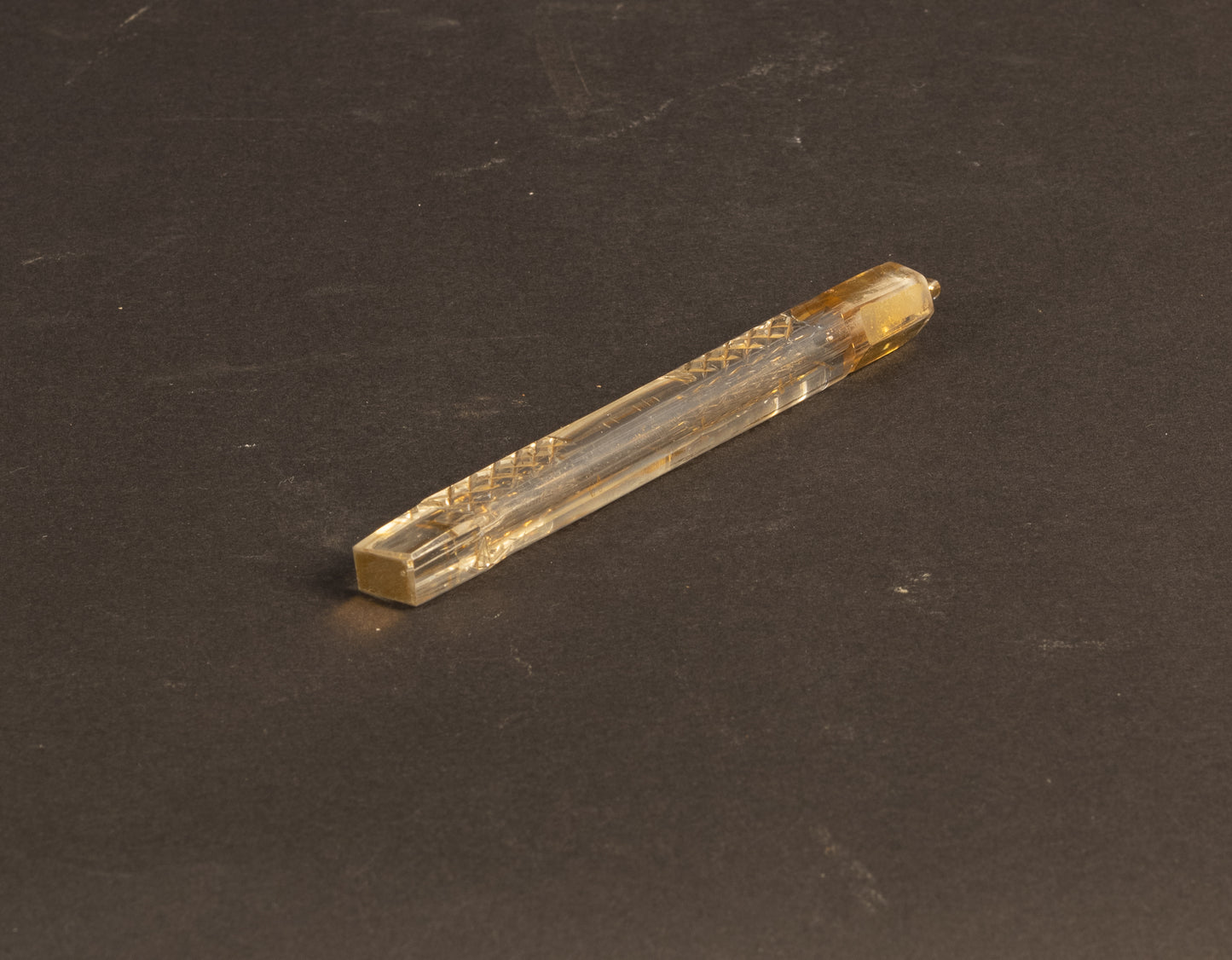 Zeldzame Victoriaanse "Tranenvanger" / Parfumflesje – Geslepen Kristal & Handgeschilderd Goud – ca. 1890