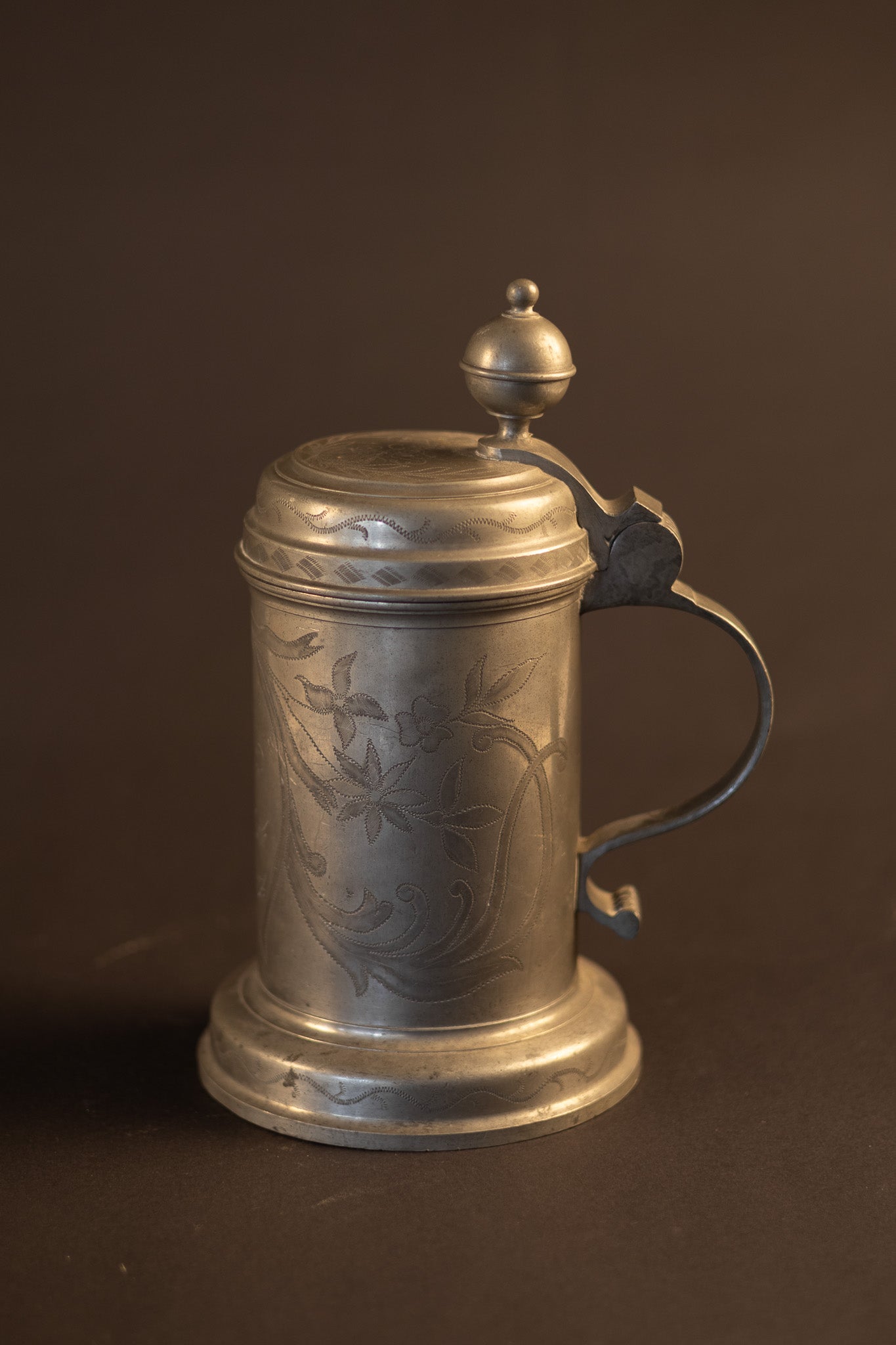 Antieke Duitse Tinnen Walzenkrug / Klepkan – Gedateerd 1836 – Biedermeier