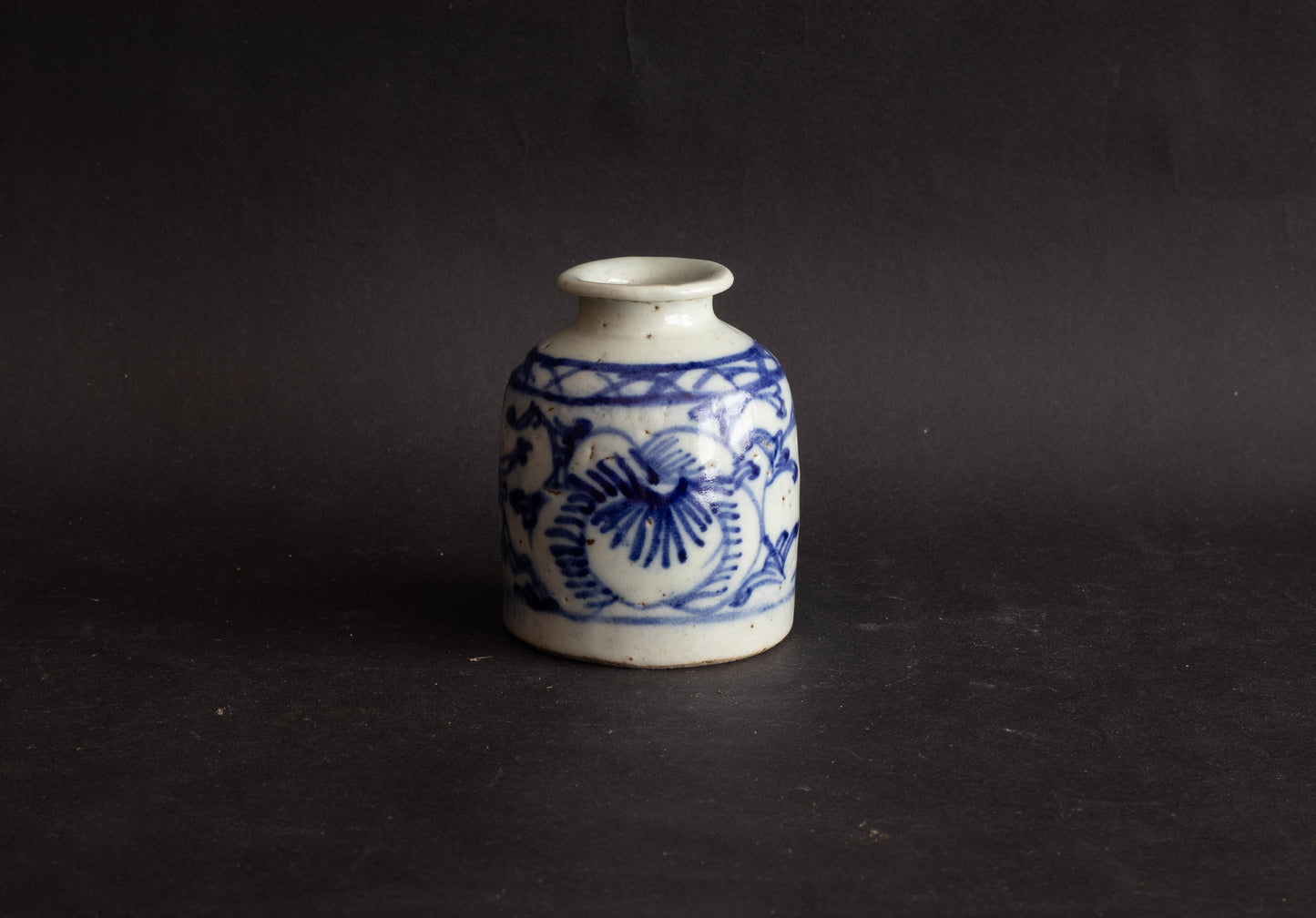 Antiek Chinees Blauw-Wit Porseleinen Potje (Jarlet) — Ming / Vroege Qing Dynastie, 17e Eeuw