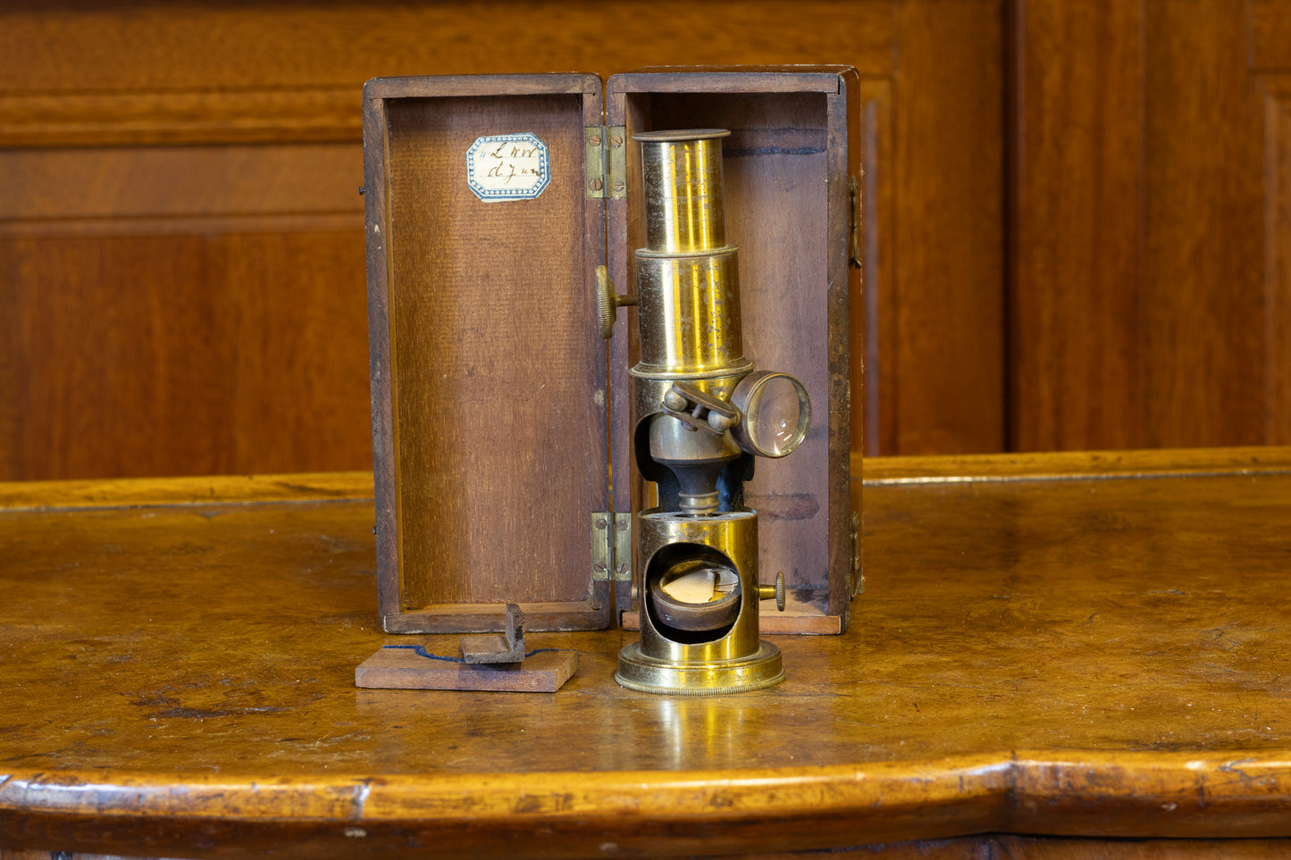 Messing Trommelmicroscoop (ca. 1880) in Origineel Kistje – Restauratieobject of Decoratie