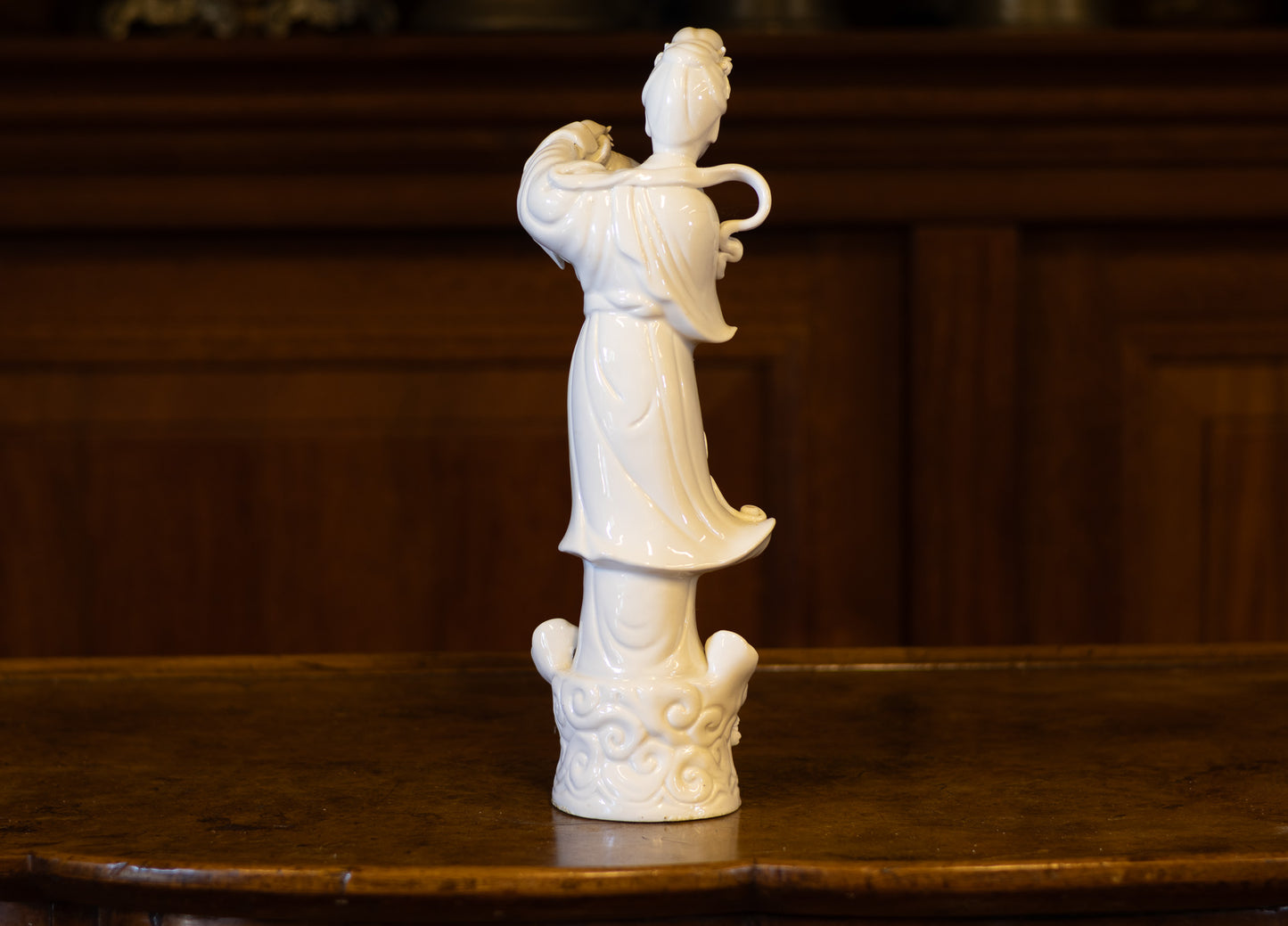 Blanc de Chine beeld 'Hemelse Jonkvrouw' – 31 cm