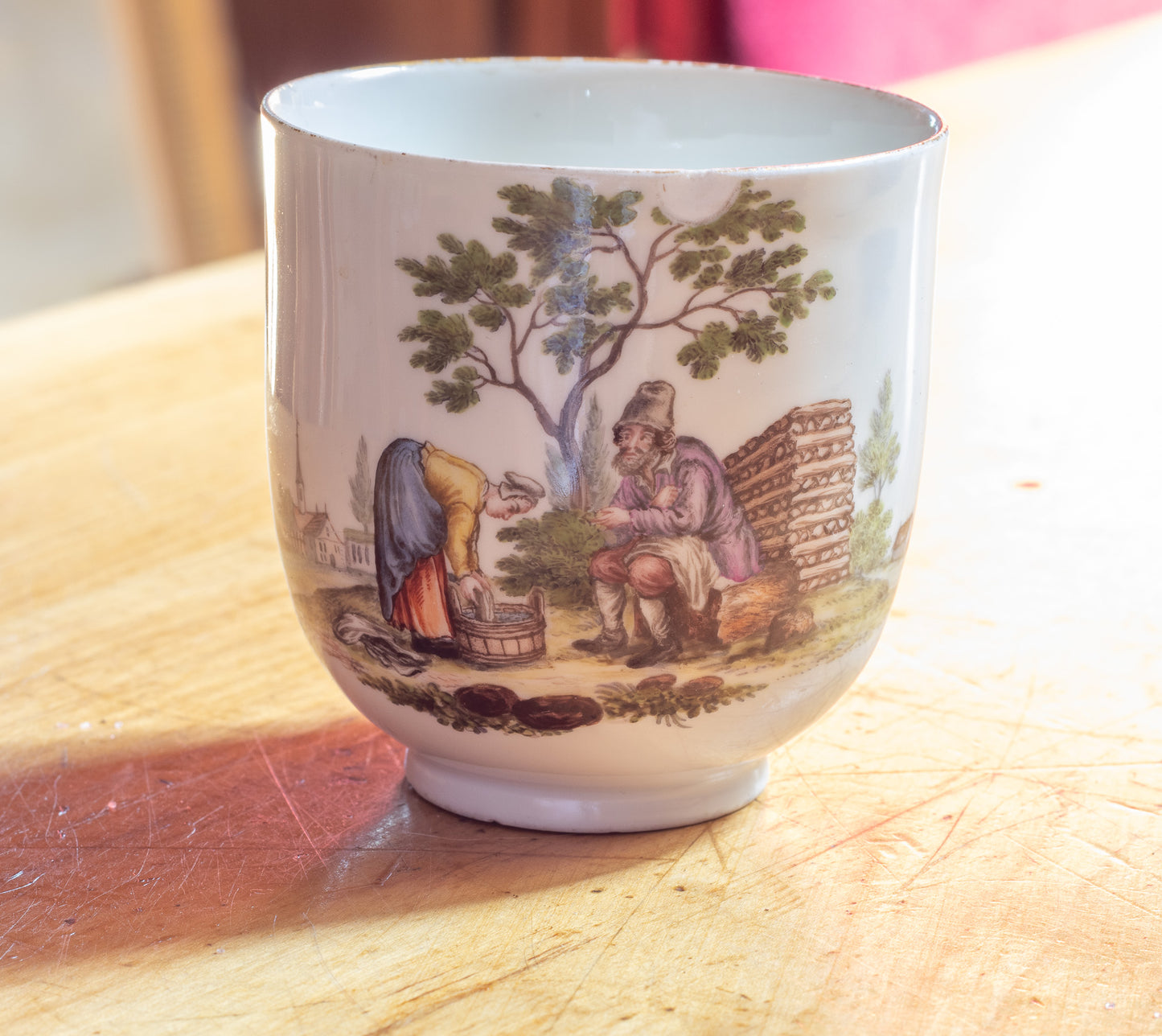 Meissen Kop en Schotel Trio met ‘Teniers’ Plattelandstaferelen – ca. 1755