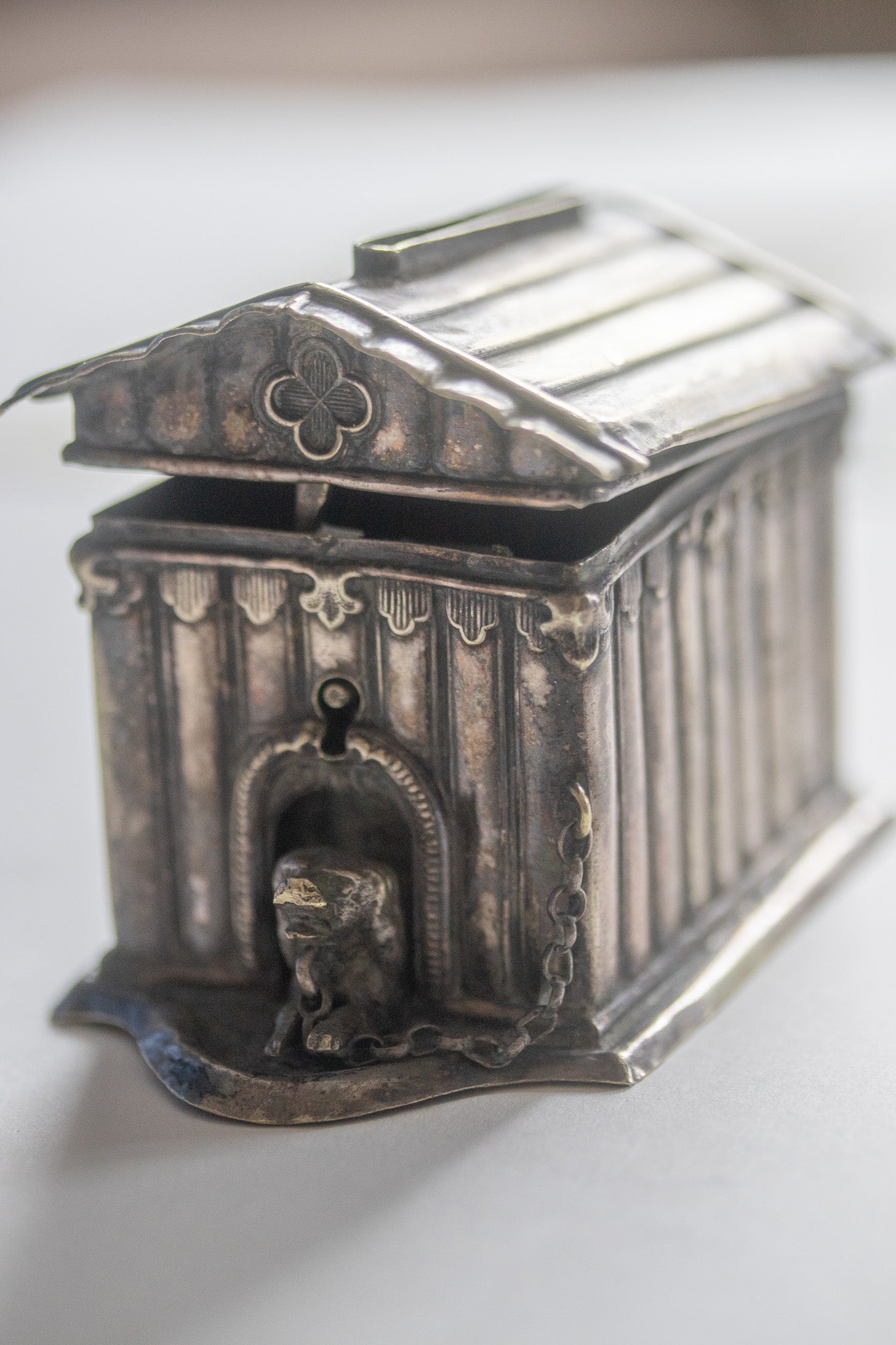 Antike Spardose "Hund im Käfig", Alex Katsch, Wien um 1900