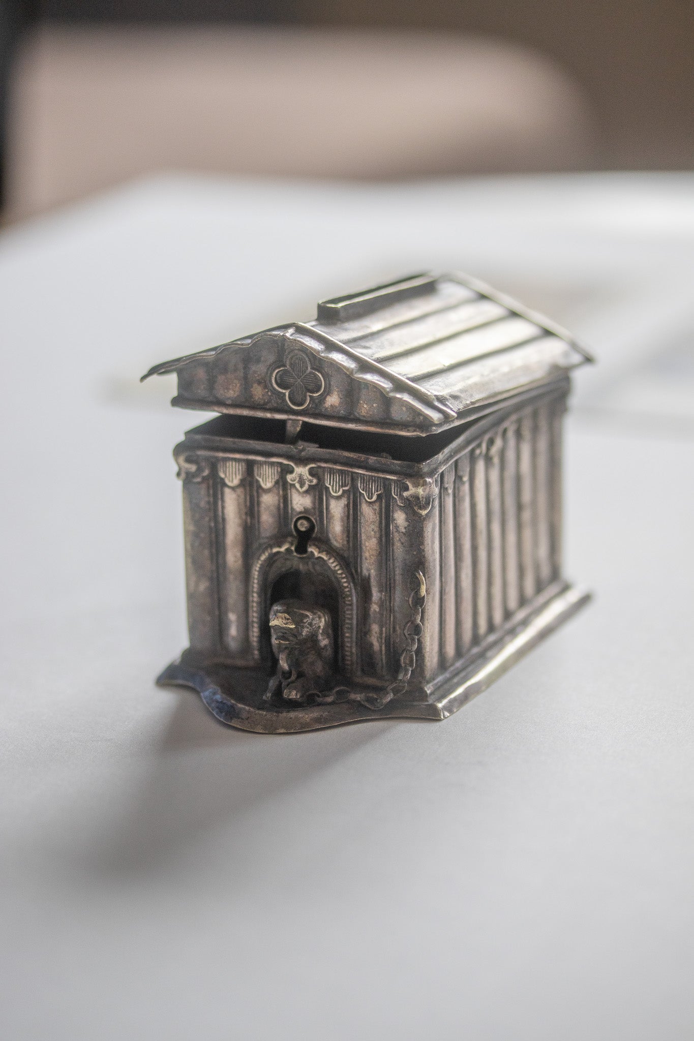 Antike Spardose "Hund im Käfig", Alex Katsch, Wien um 1900