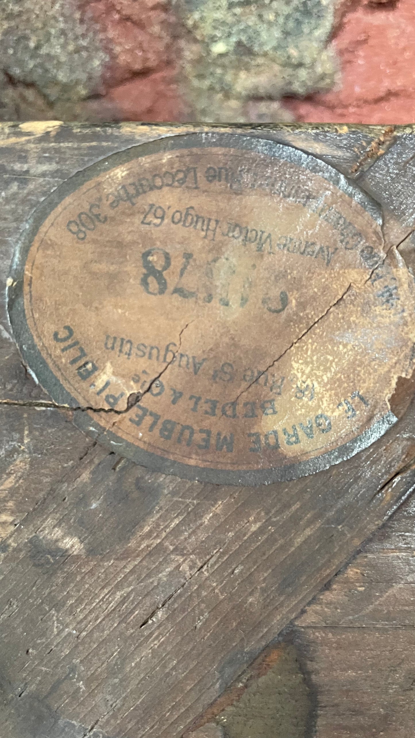 Paul Haesaert (1813-1893) – Huiselijke tederheid: Moeder met kinderen in interieur (1857)