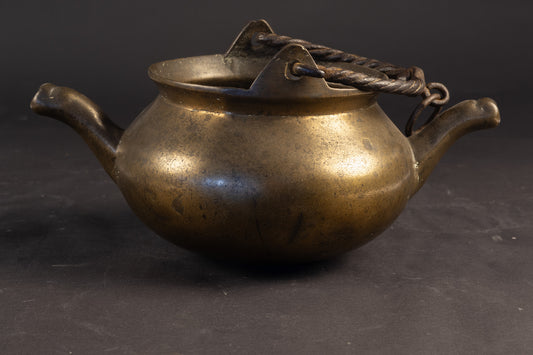 Zeldzame Noord-Duitse bronzen lavabo (dubbeltuitige waterketel) – ca. 1400