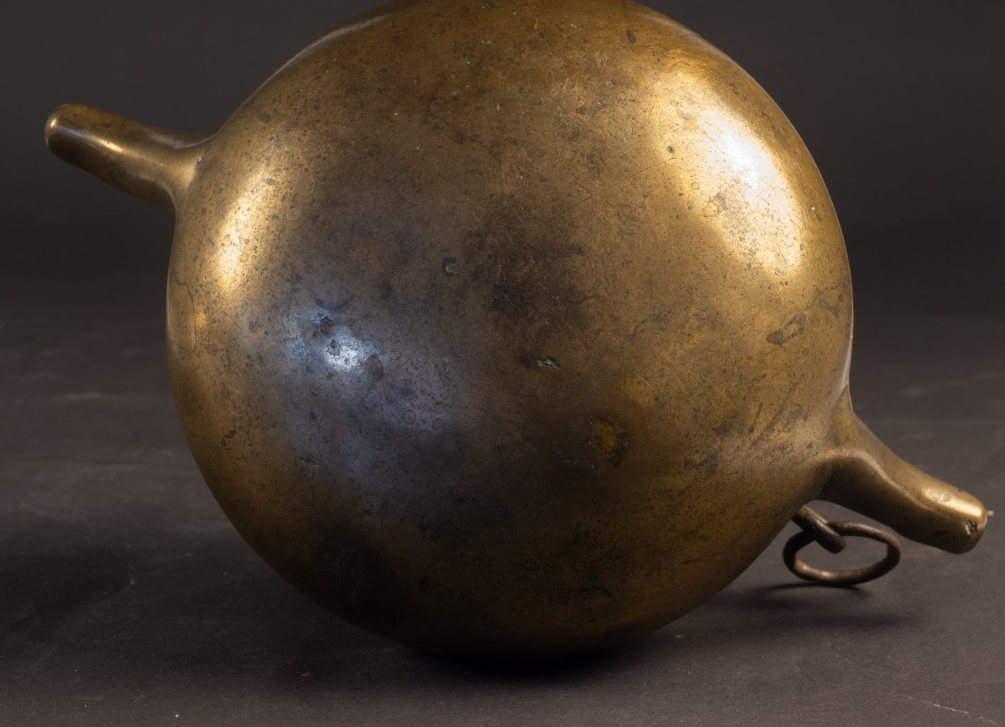 Zeldzame Noord-Duitse bronzen lavabo (dubbeltuitige waterketel) – ca. 1400