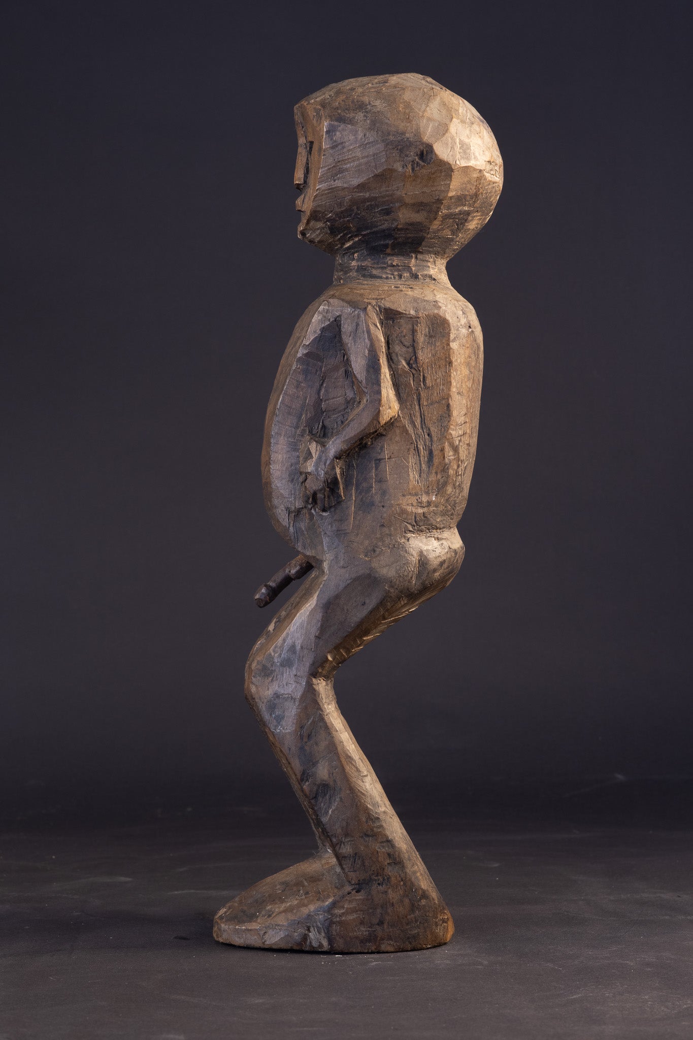 Brutalistisch Tribaal Houten Mensfiguur – Etnografisch Sculptuur – 46 cm