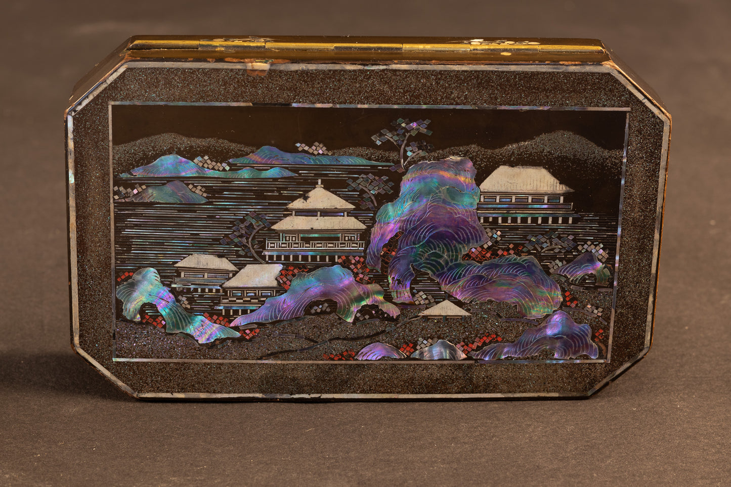 Japanse Export Lakdoos / Tabaksdoos op Koper (Deshima / VOC-periode) – Ca. 1800–1825