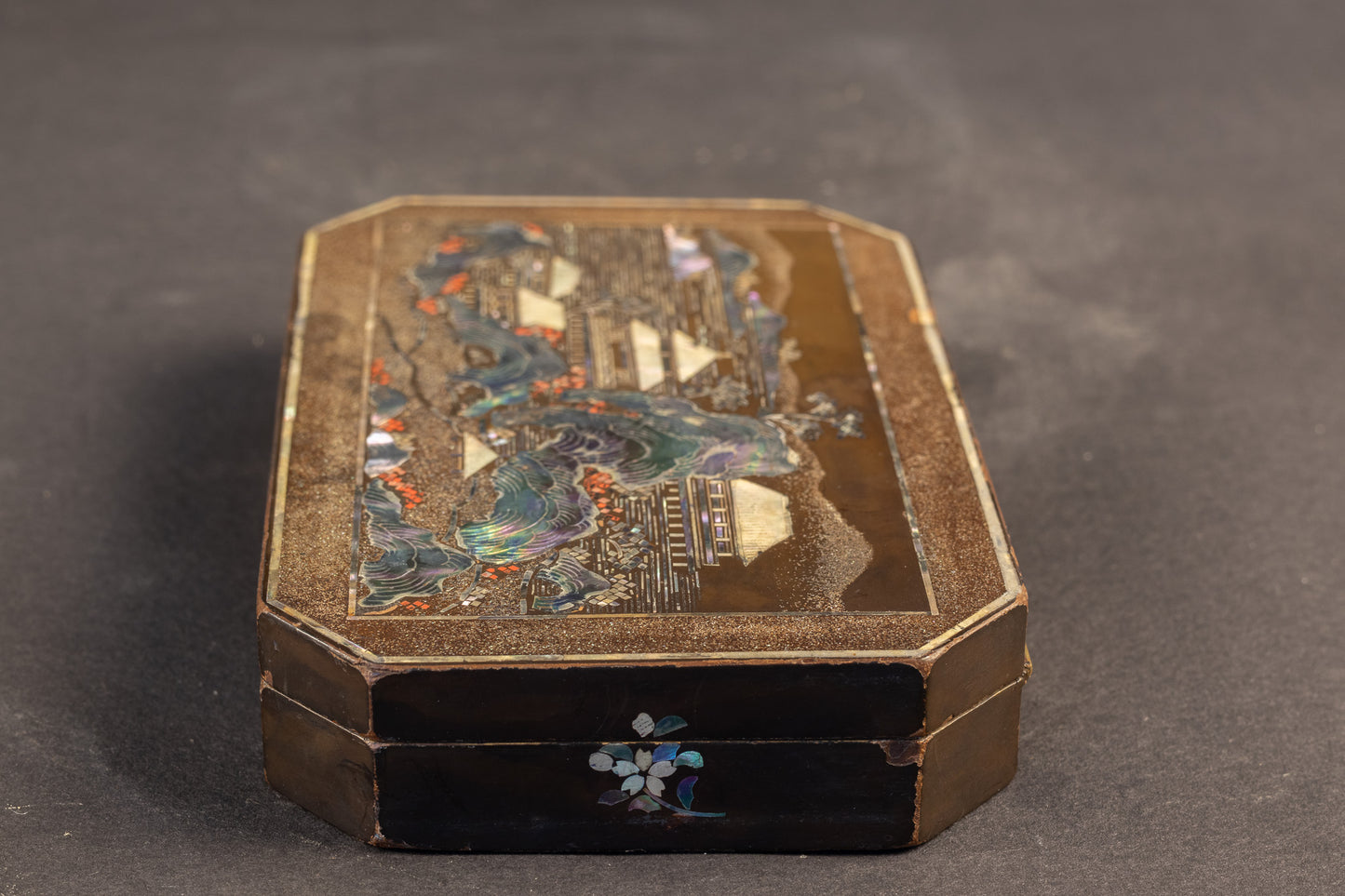 Japanse Export Lakdoos / Tabaksdoos op Koper (Deshima / VOC-periode) – Ca. 1800–1825