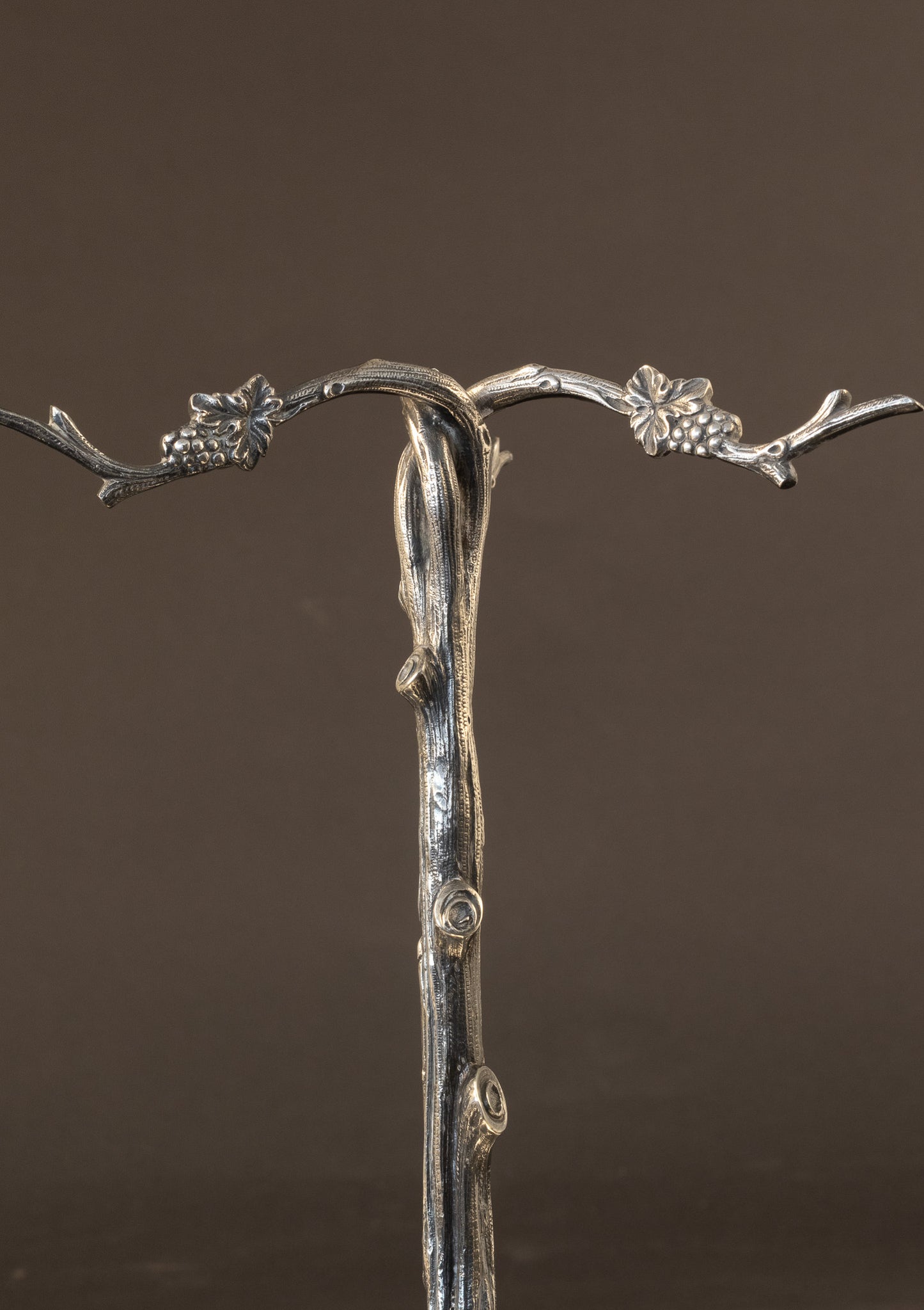 Art Nouveau Verzilverde Druivenstandaard met Schaal – Orfèvrerie Wiskemann (ca. 1900)