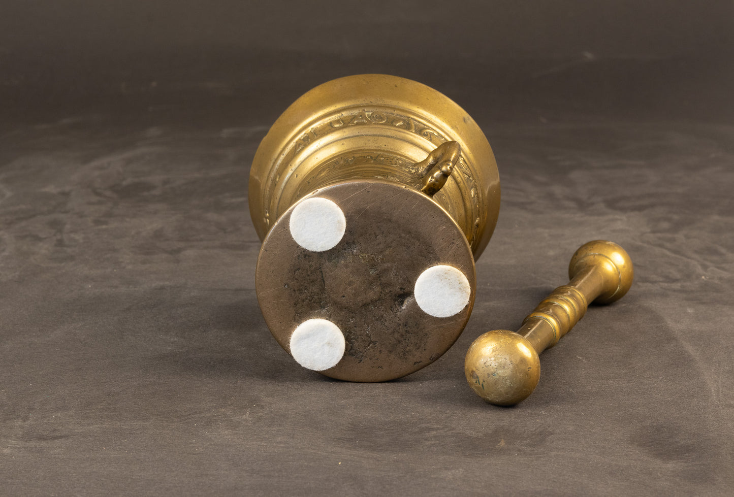 Zeldzame 17e-eeuwse bronzen vijzel met stamper – Toegeschreven aan Henrick ter Horst, Deventer (1652)