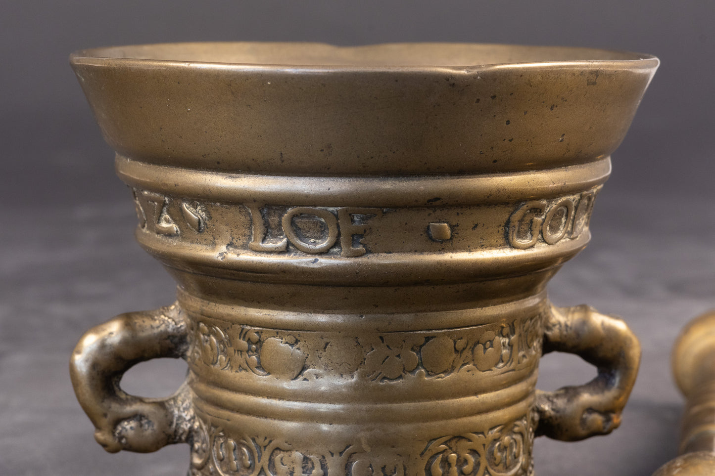 Zeldzame 17e-eeuwse bronzen vijzel met stamper – Toegeschreven aan Henrick ter Horst, Deventer (1652)