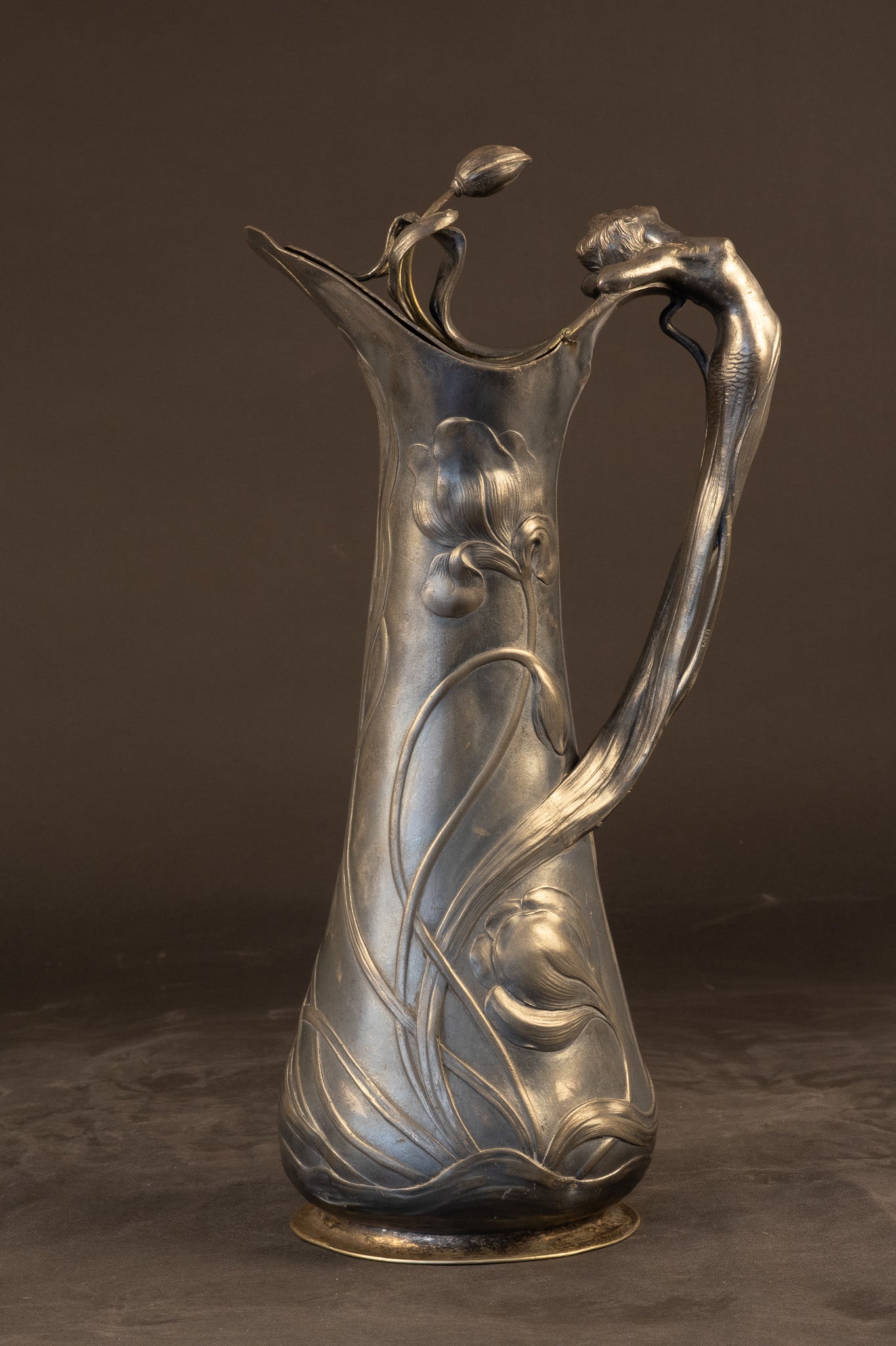 Monumentale Jugendstil Tin Schenkkan / Wijnkan met Waternimf – Model 138 D WMF / AK & Cie (Albert Köhler & Cie), ca. 1900–1905