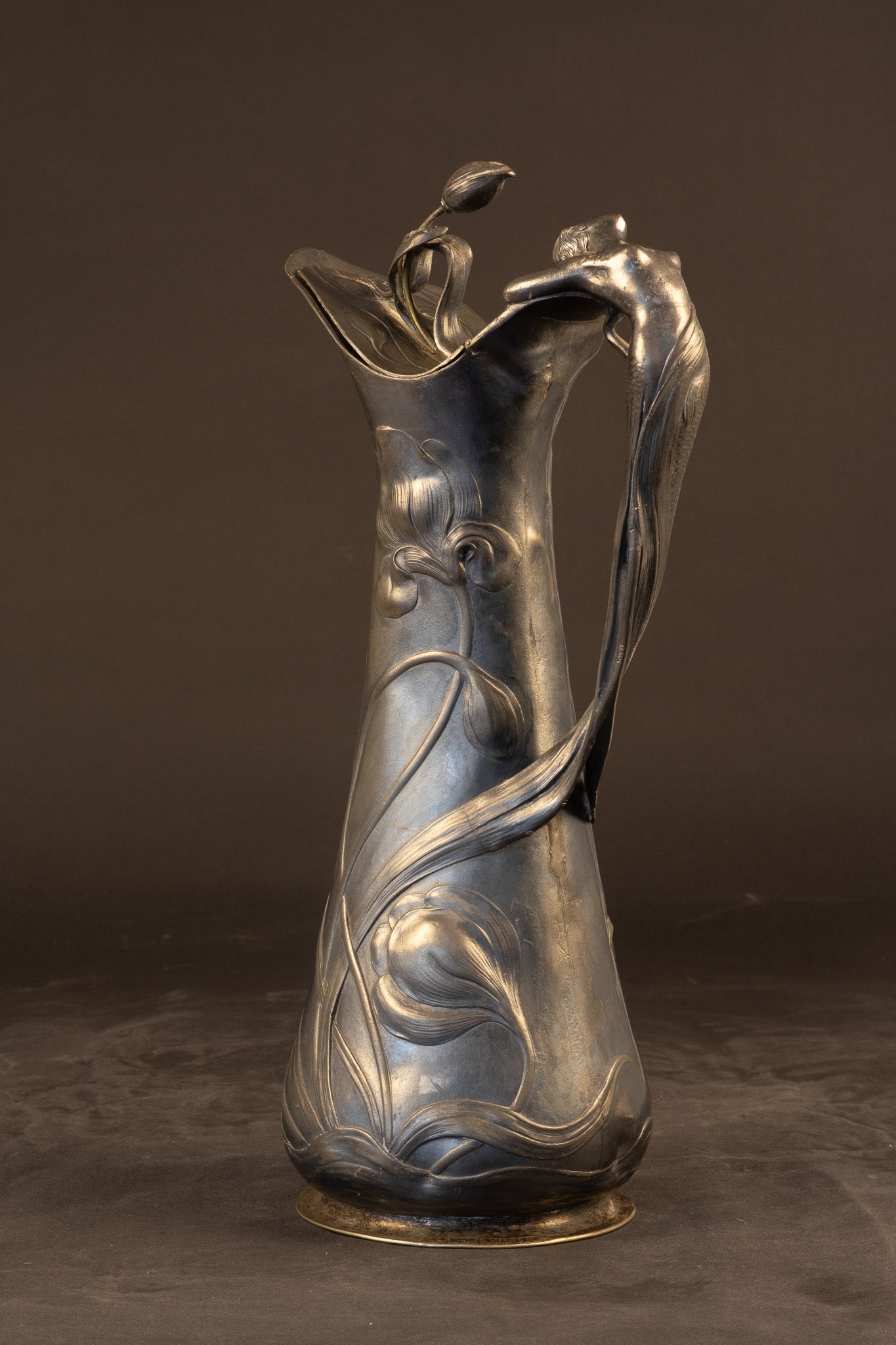 Monumentale Jugendstil Tin Schenkkan / Wijnkan met Waternimf – Model 138 D WMF / AK & Cie (Albert Köhler & Cie), ca. 1900–1905