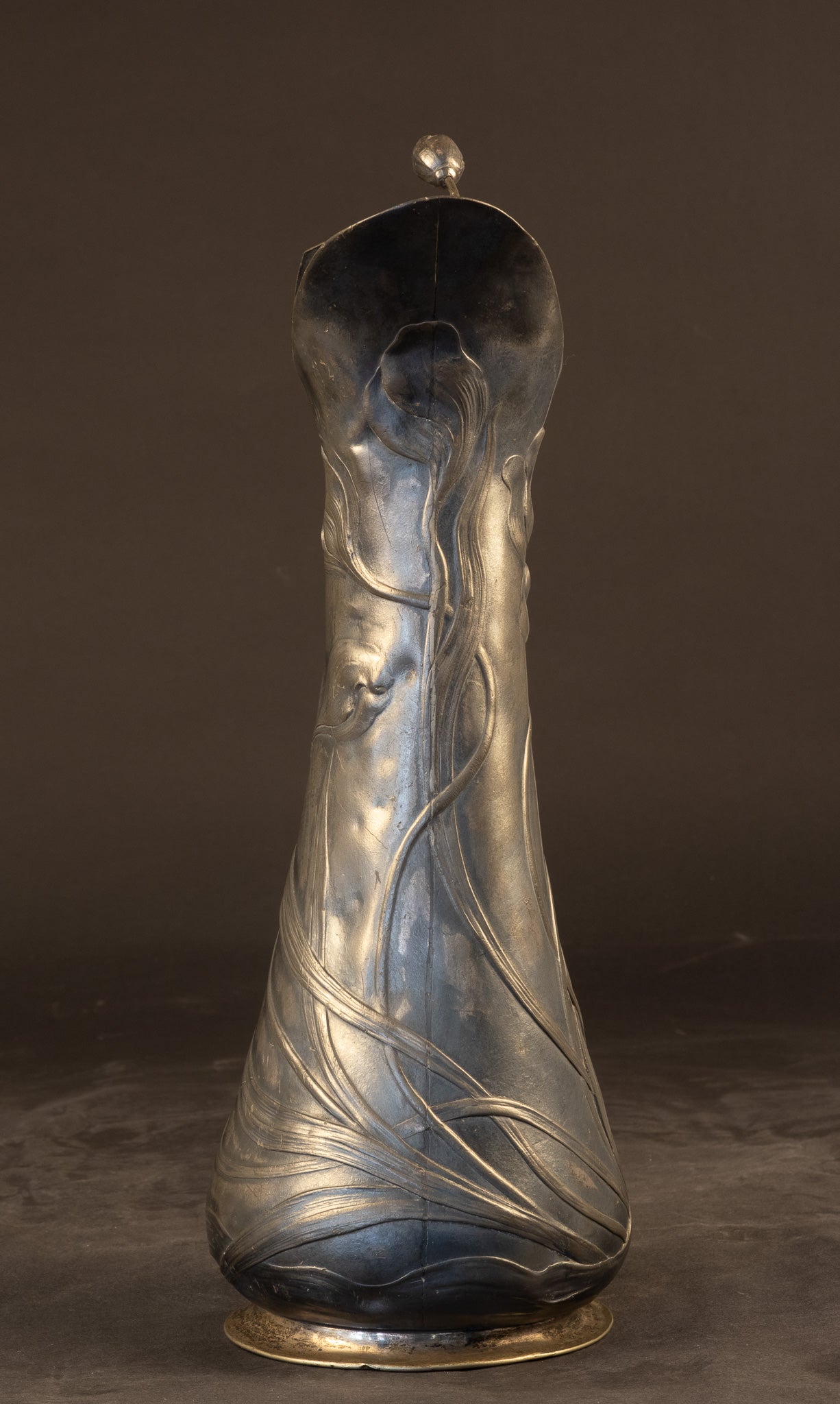 Monumentale Jugendstil Tin Schenkkan / Wijnkan met Waternimf – Model 138 D WMF / AK & Cie (Albert Köhler & Cie), ca. 1900–1905