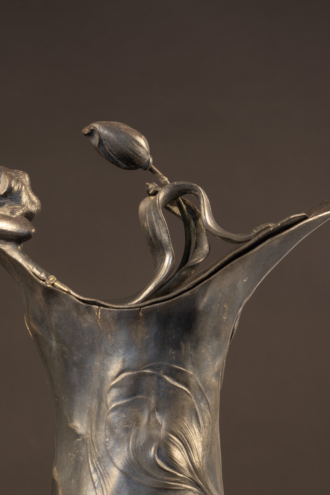 Monumentale Jugendstil Tin Schenkkan / Wijnkan met Waternimf – Model 138 D WMF / AK & Cie (Albert Köhler & Cie), ca. 1900–1905