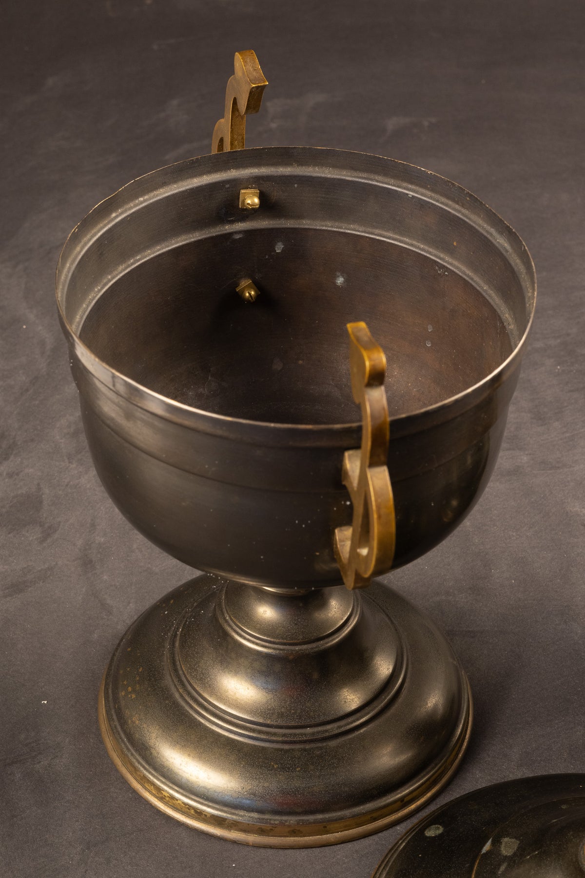 Paar Antieke Neoclassicistische Dekselvazen (Empire / Biedermeier, ca. 1820-1850)