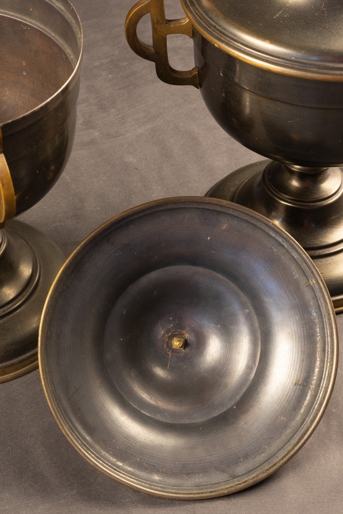 Paar Antieke Neoclassicistische Dekselvazen (Empire / Biedermeier, ca. 1820-1850)