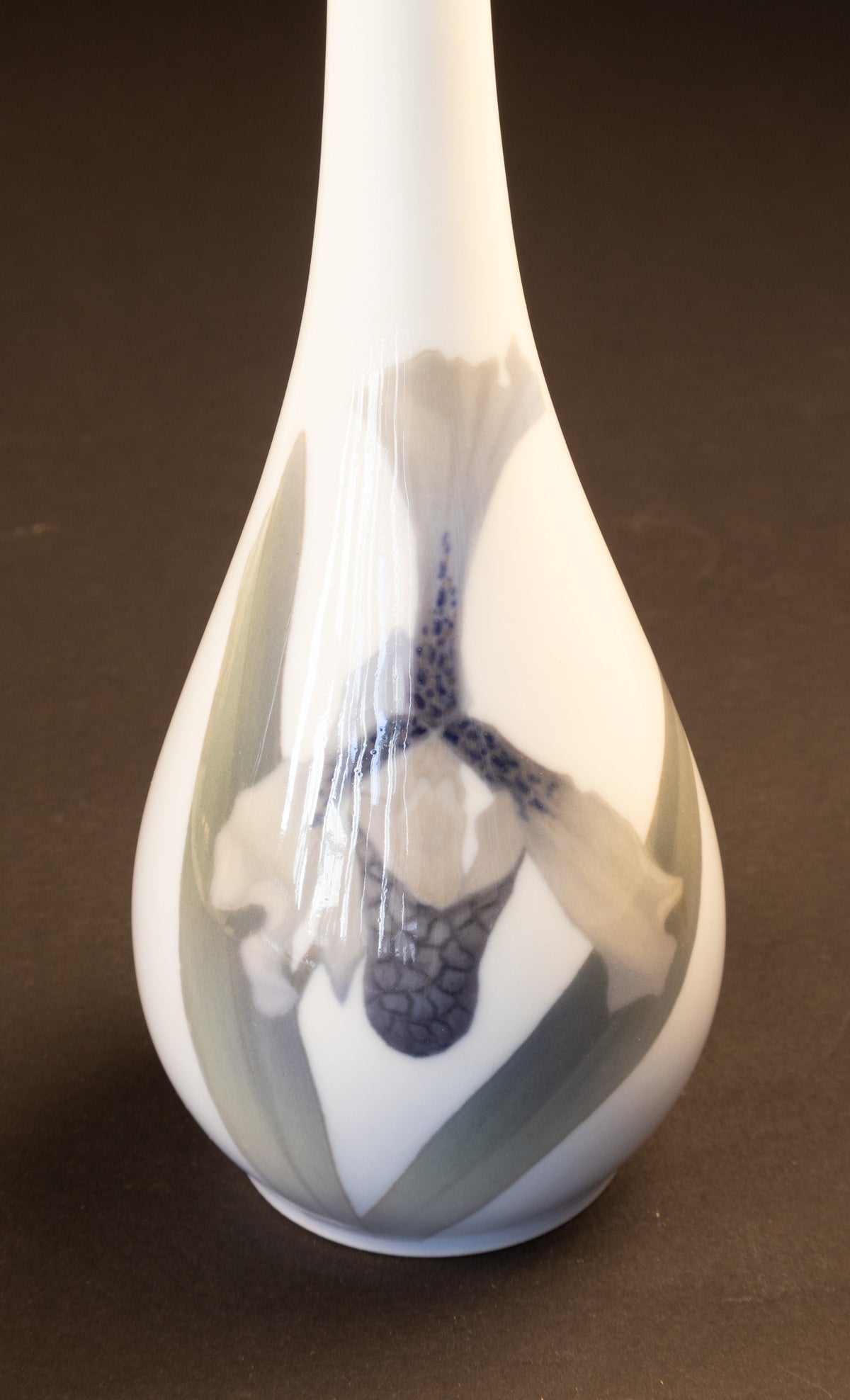 Antieke Royal Copenhagen Jugendstil Porseleinen Vaas met Irisdecor — Model 147 / 61 (ca. 1889–1922)