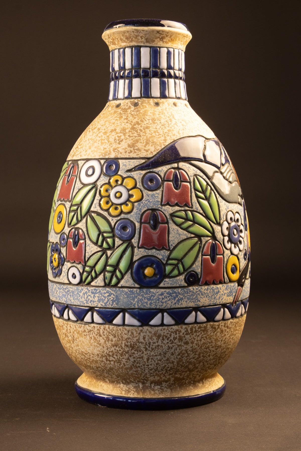 Grote Art Deco Vaas met Gestileerd Vogeldecor – Amphora (Turn-Teplitz), ca. 1920–1930