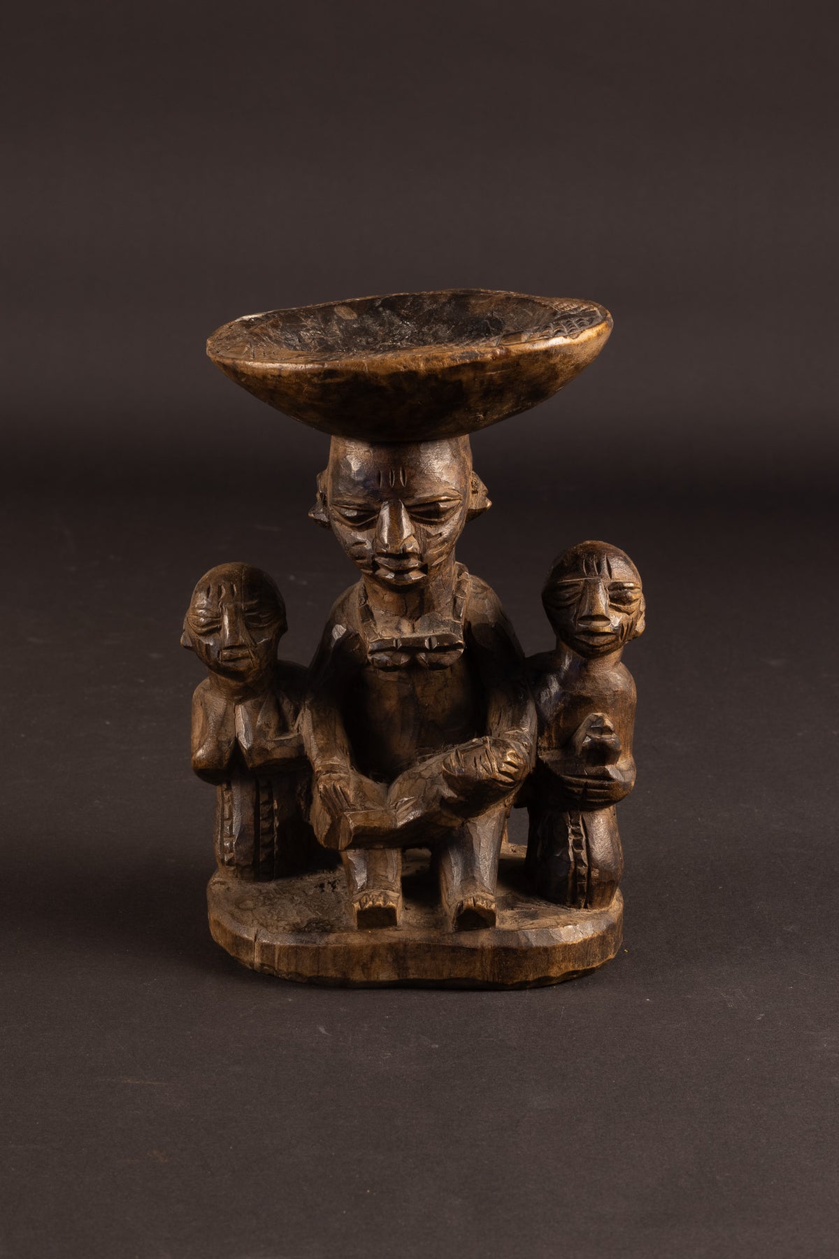 Antieke Yoruba Agere Ifá / Arugba – Rituele Offerschaal – Nigeria (20 cm)