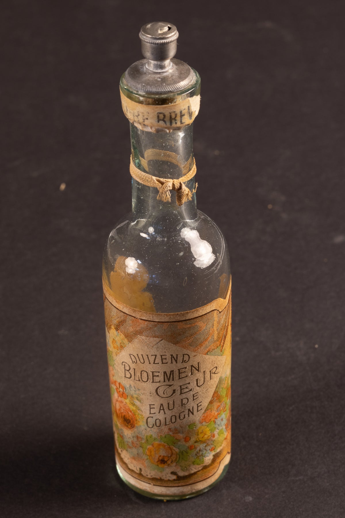 Charmante Antieke Parfumflacon “Duizend Bloemen Geur” | Belle Époque ca. 1900