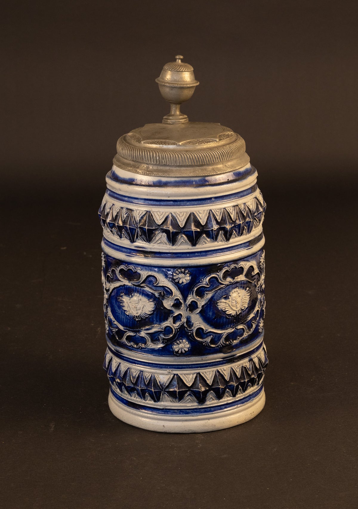 Zeldzame Westerwald steengoed kruik (Walzenkrug) met gegraveerd tinnen montuur - 1765