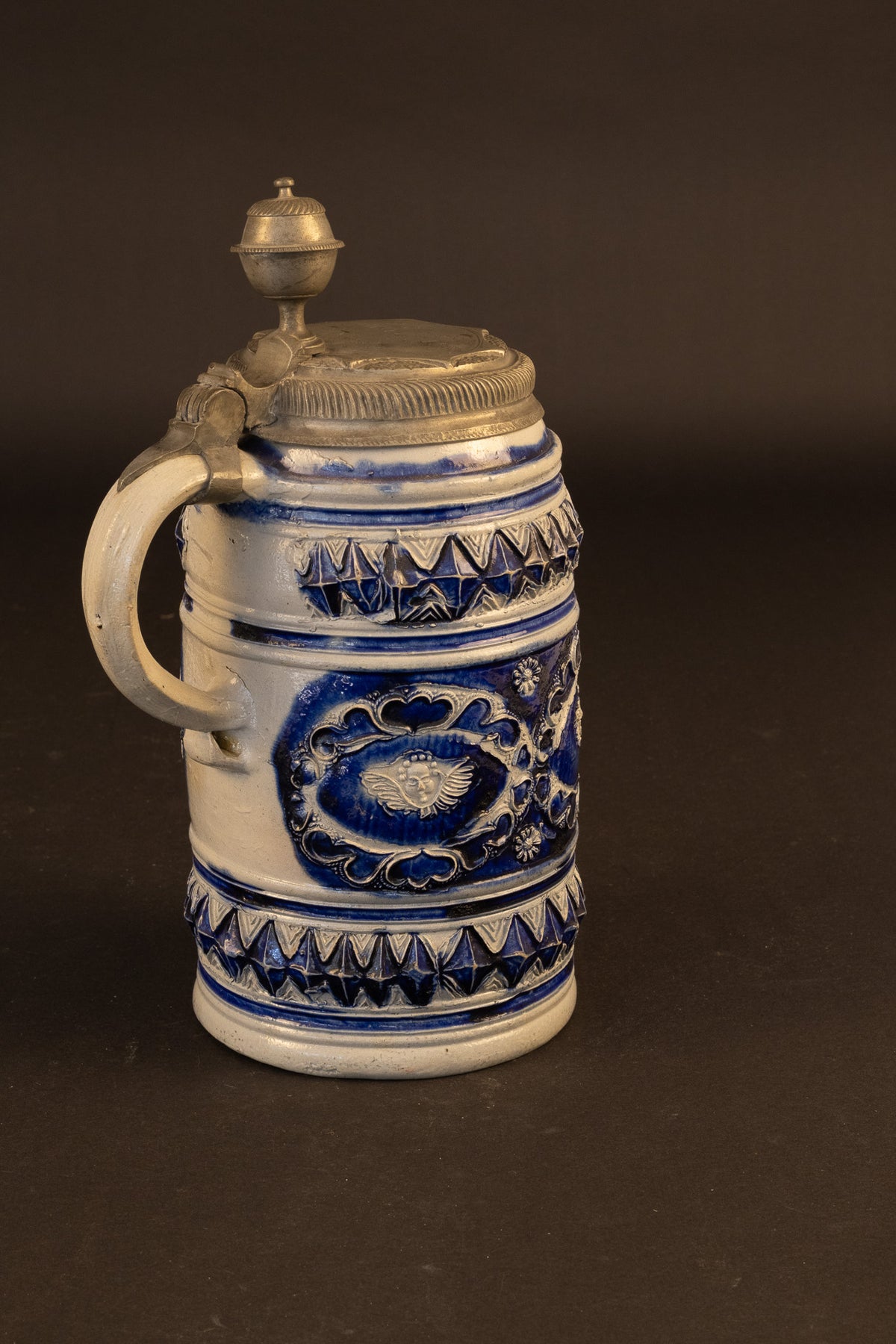 Zeldzame Westerwald steengoed kruik (Walzenkrug) met gegraveerd tinnen montuur - 1765