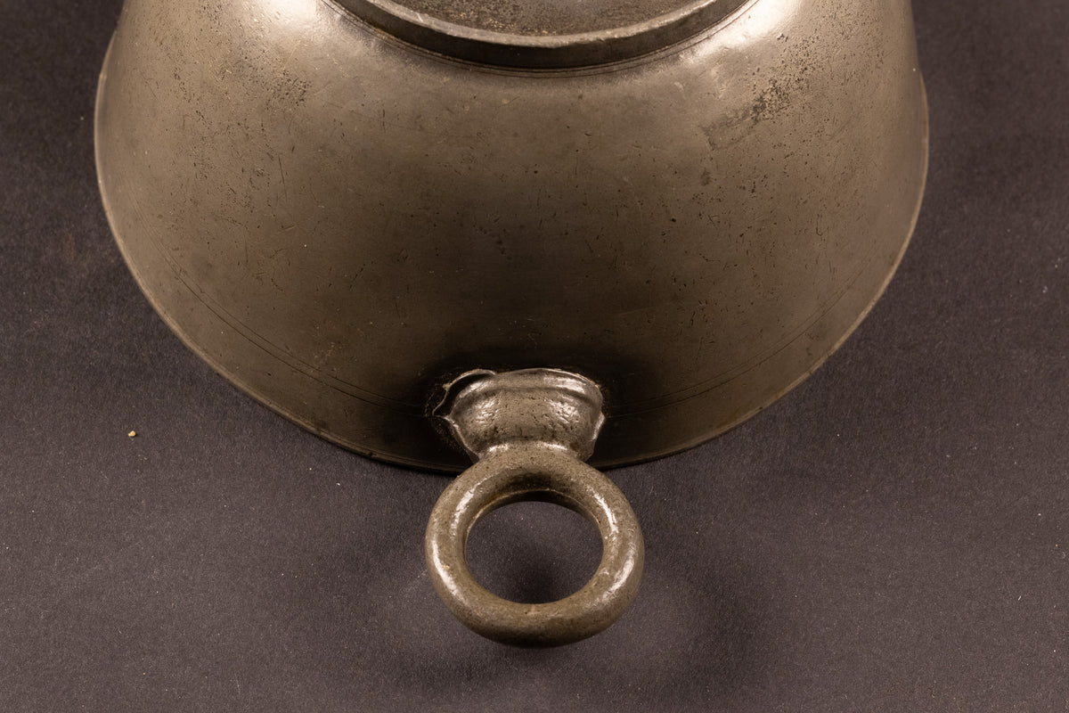 Zeldzame vroege tinnen oorkom / brandewijnkom met ringoor en roosmerk – Nederlanden – ca. 1500–1550