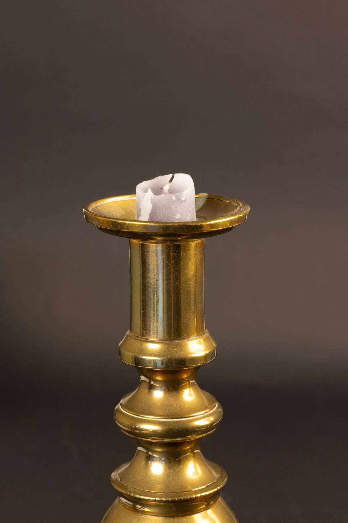 Großes Paar viktorianischer Kupferkerzenständer mit „Good Luck“-Punze – ca. 1900 (31,6 cm)