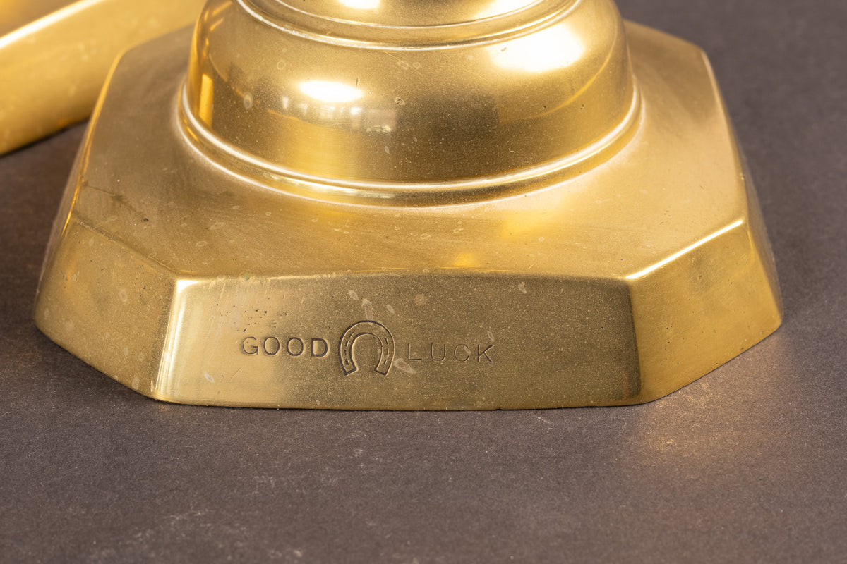 Großes Paar viktorianischer Kupferkerzenständer mit „Good Luck“-Punze – ca. 1900 (31,6 cm)